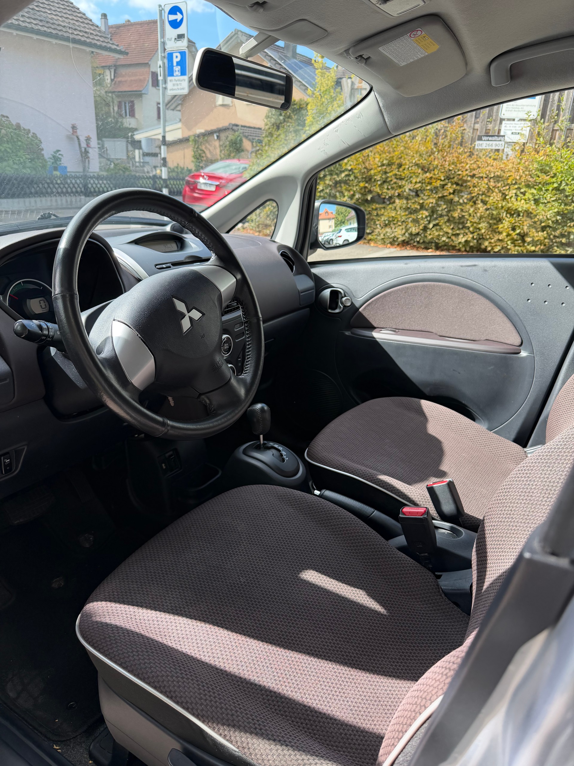 MITSUBISHI i MiEV-image-6