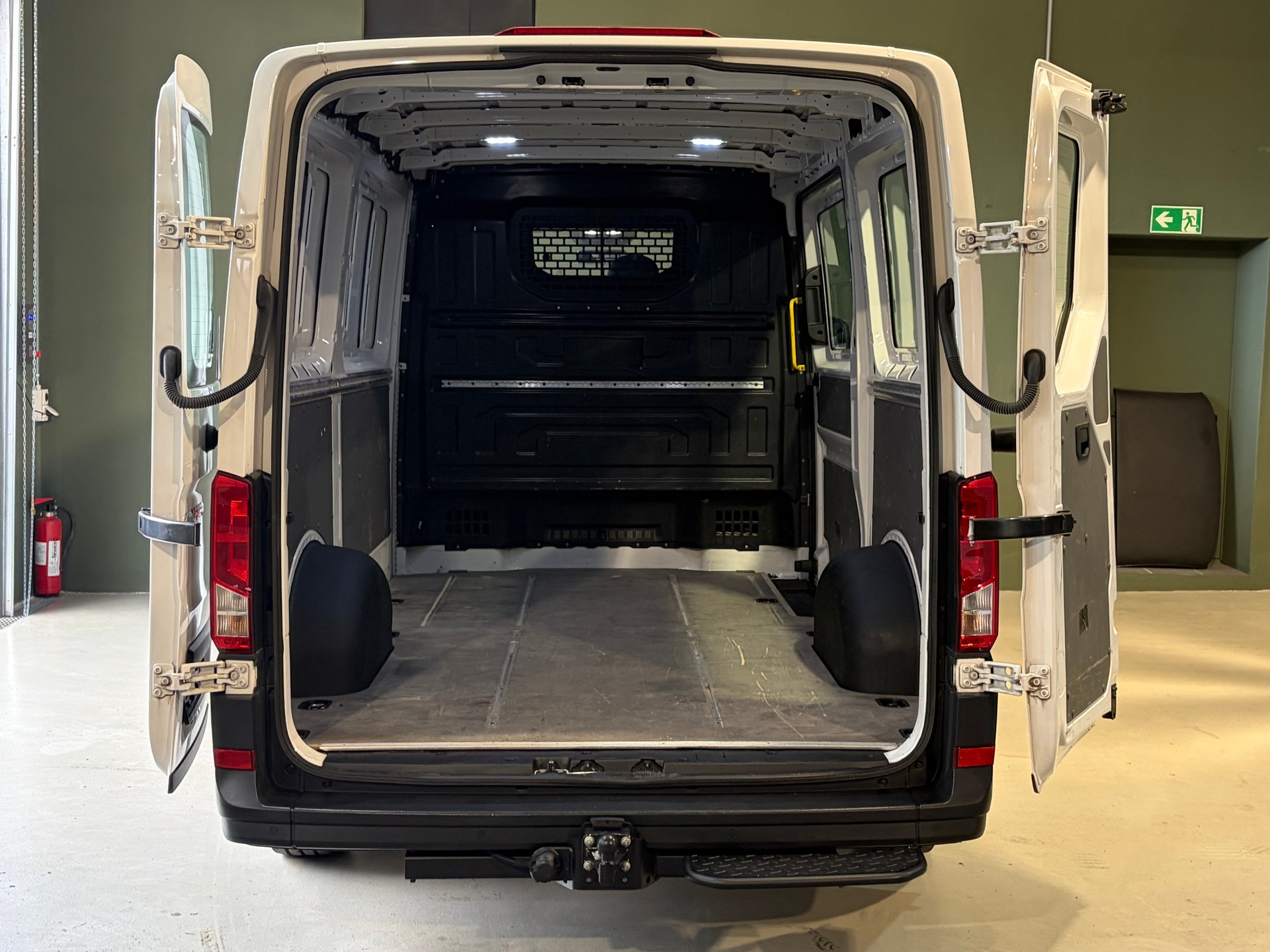 VW Crafter 35 2.0 BiTDI Entry L3/H1 ***CH-Fahrzeug***Anhängerkupplung***Ab MFK***-image-9
