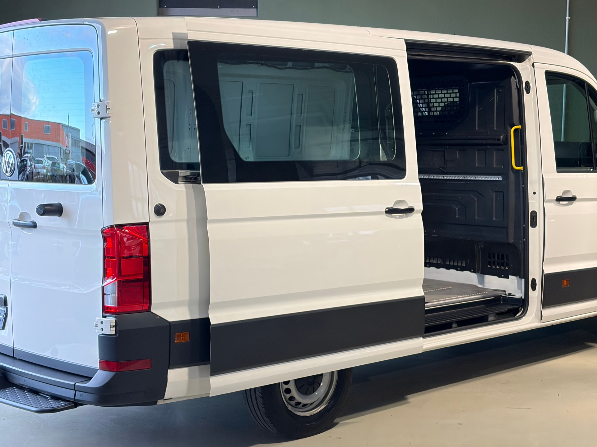 VW Crafter 35 2.0 BiTDI Entry L3/H1 ***CH-Fahrzeug***Anhängerkupplung***Ab MFK***-image-4