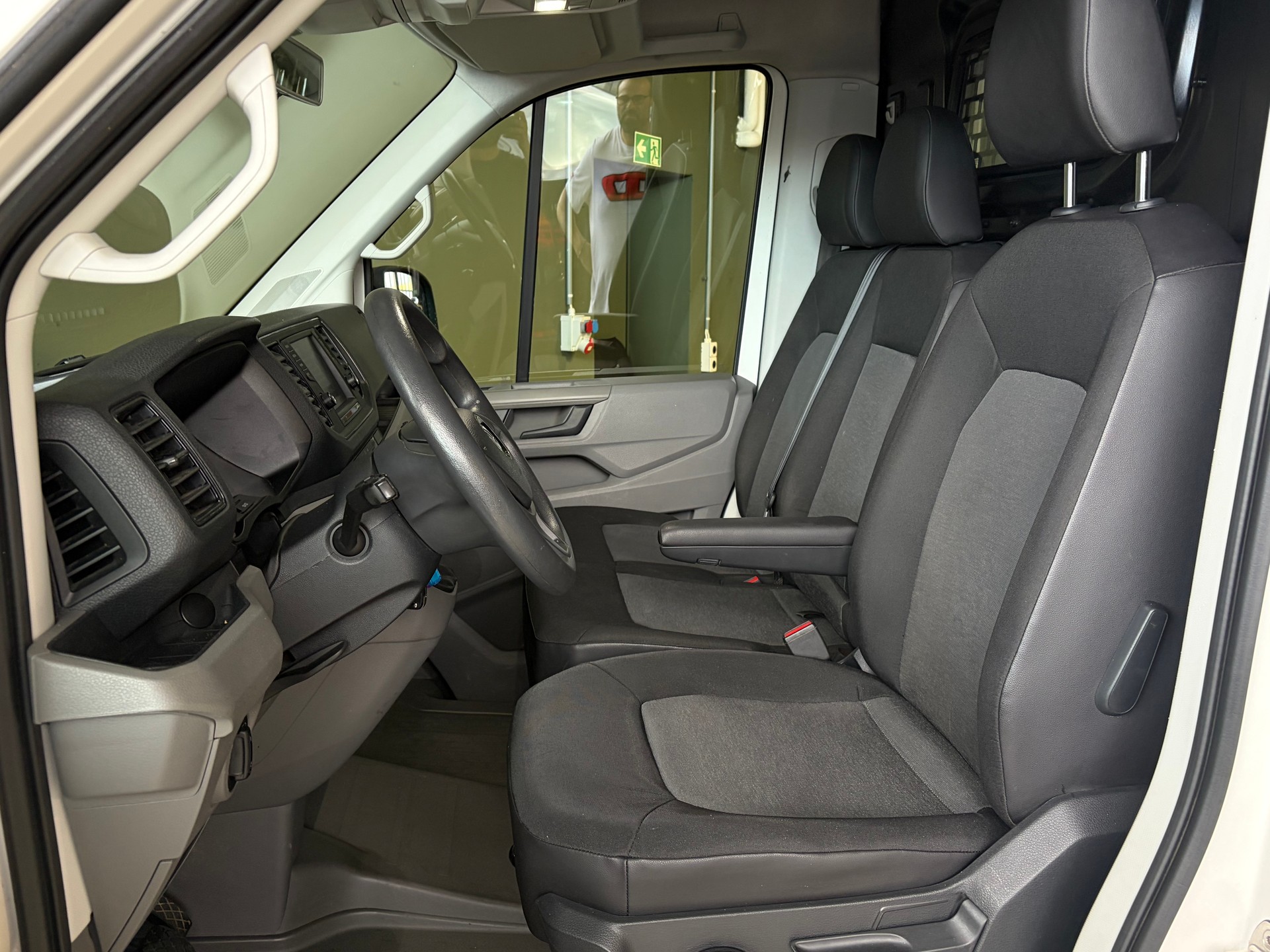 VW Crafter 35 2.0 BiTDI Entry L3/H1 ***CH-Fahrzeug***Anhängerkupplung***Ab MFK***-image-14