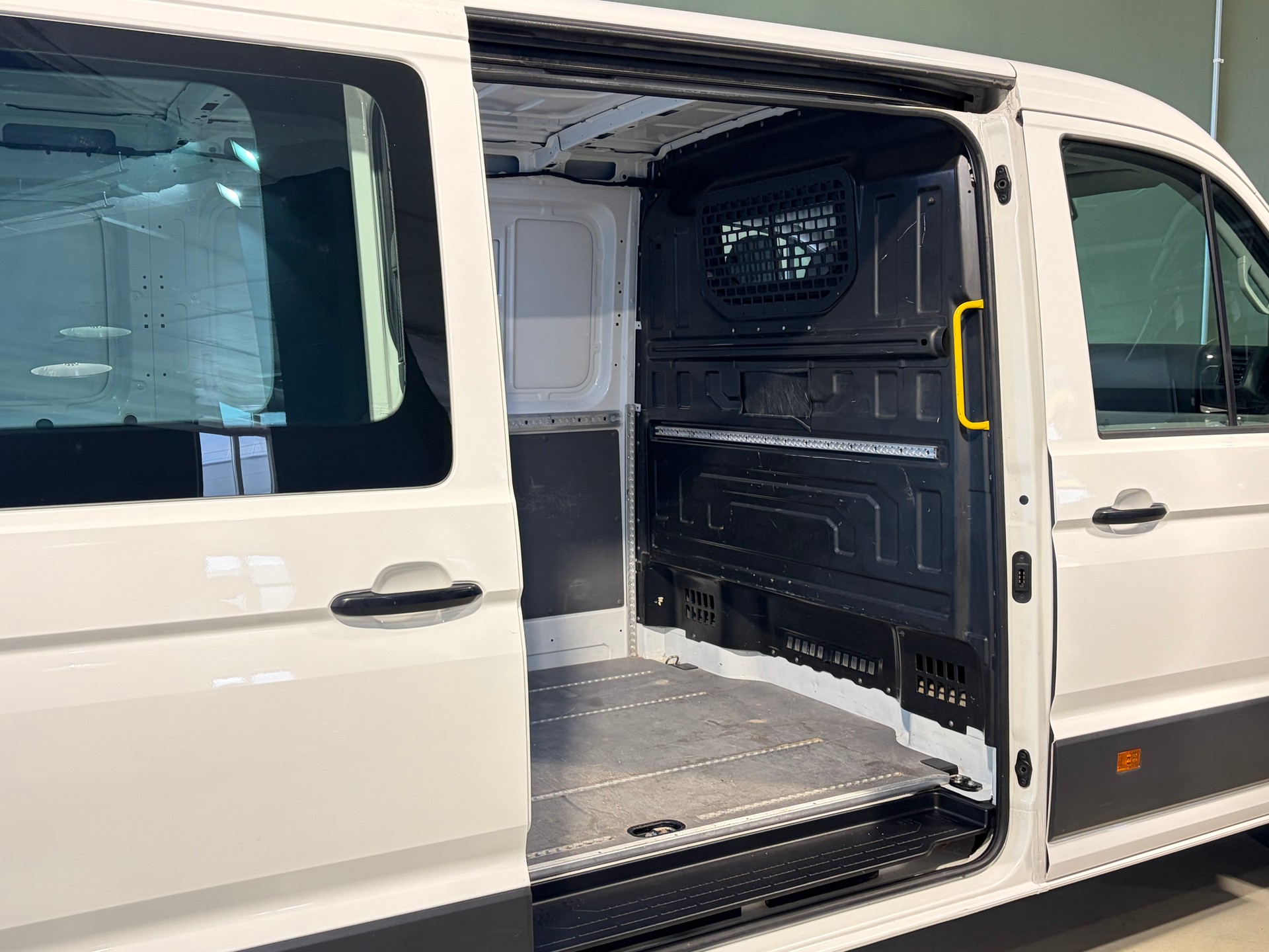 VW Crafter 35 2.0 BiTDI Entry L3/H1 ***CH-Fahrzeug***Anhängerkupplung***Ab MFK***-image-5