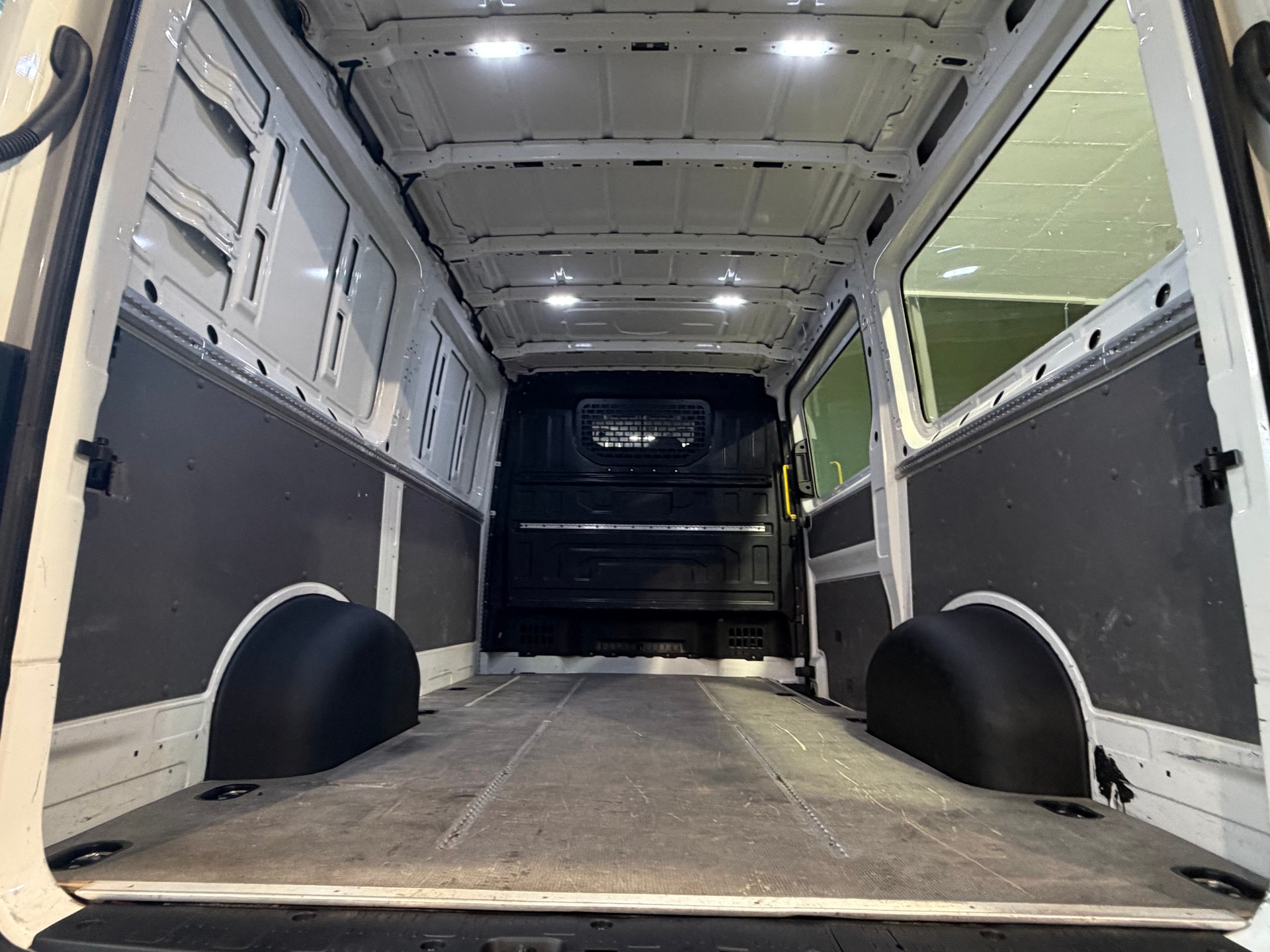 VW Crafter 35 2.0 BiTDI Entry L3/H1 ***CH-Fahrzeug***Anhängerkupplung***Ab MFK***-image-10