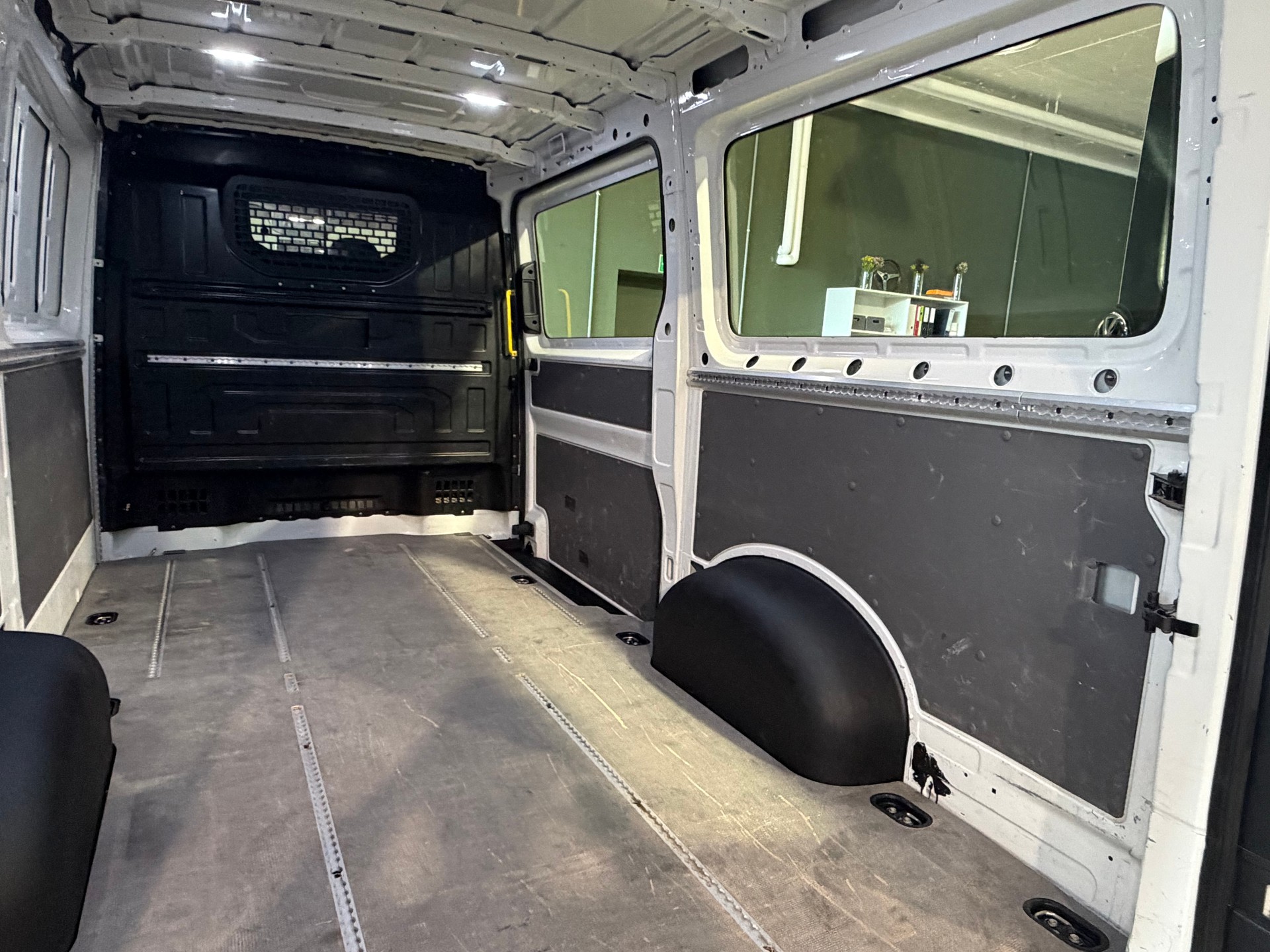 VW Crafter 35 2.0 BiTDI Entry L3/H1 ***CH-Fahrzeug***Anhängerkupplung***Ab MFK***-image-13