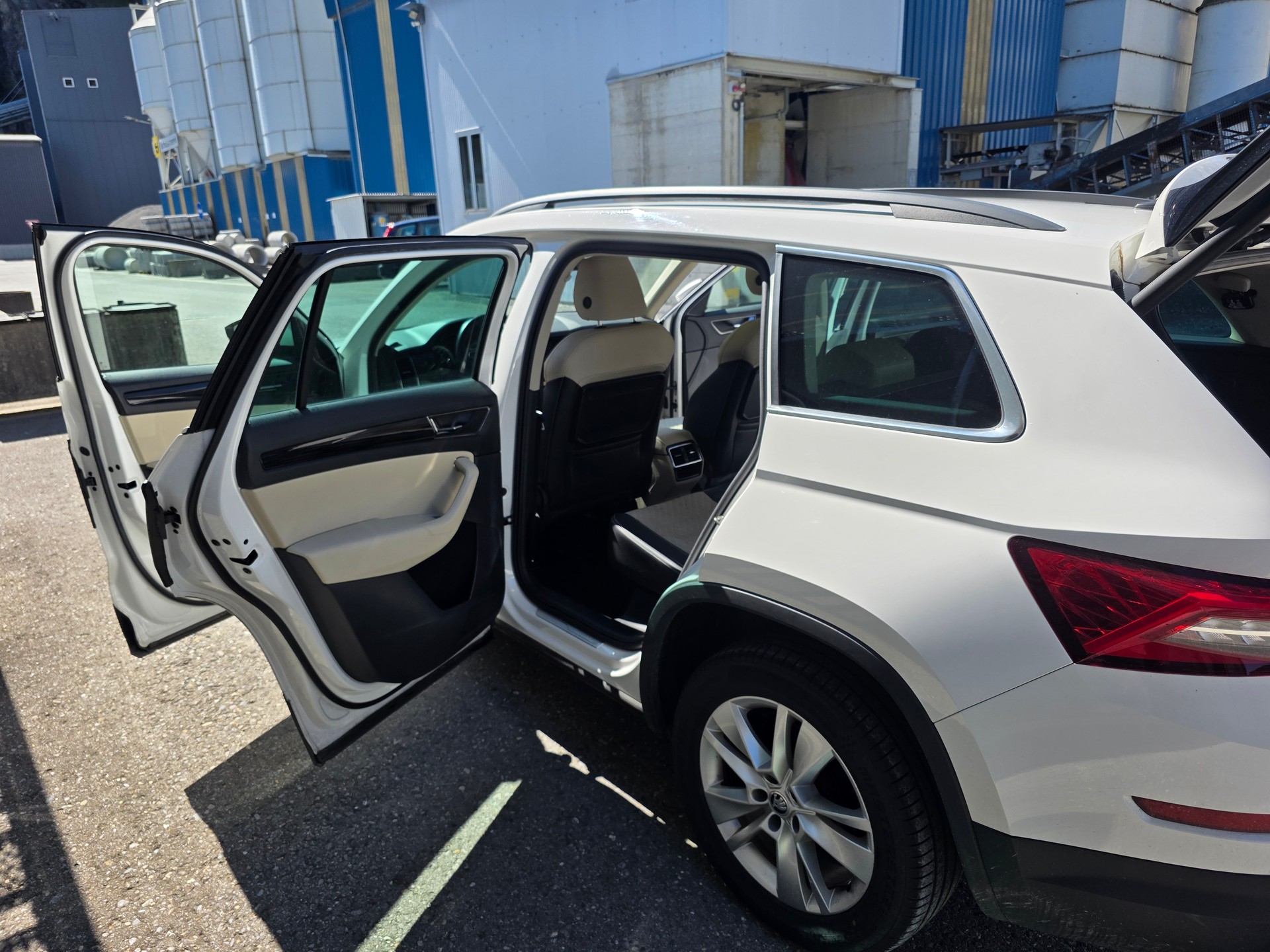 SKODA 2.0 TDI Style DSG-image-3