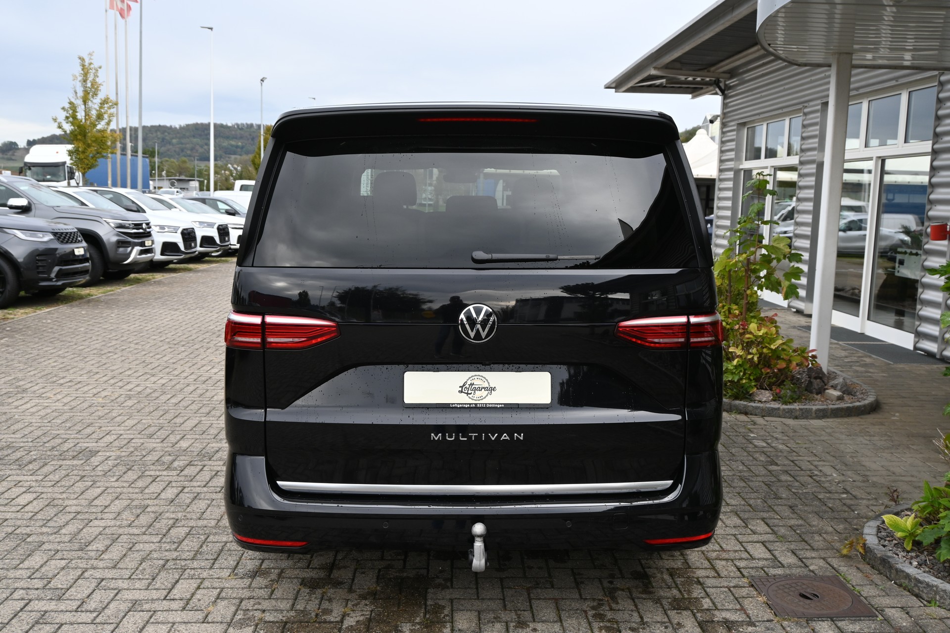 VW Multivan 2.0 TDI Style DSG Lang 7-Plätzer + AHK 2000kg-image-3