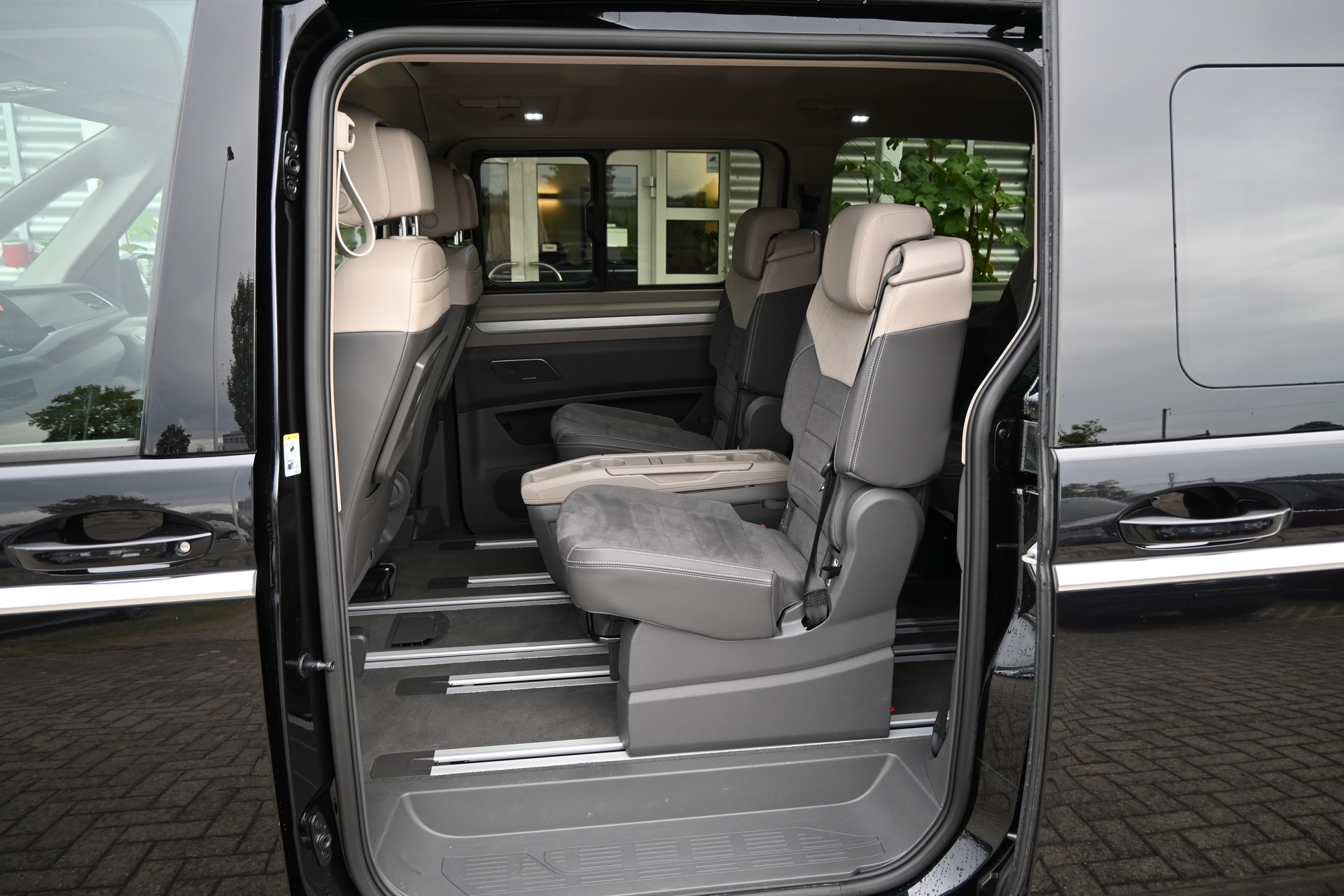 VW Multivan 2.0 TDI Style DSG Lang 7-Plätzer + AHK 2000kg-image-14