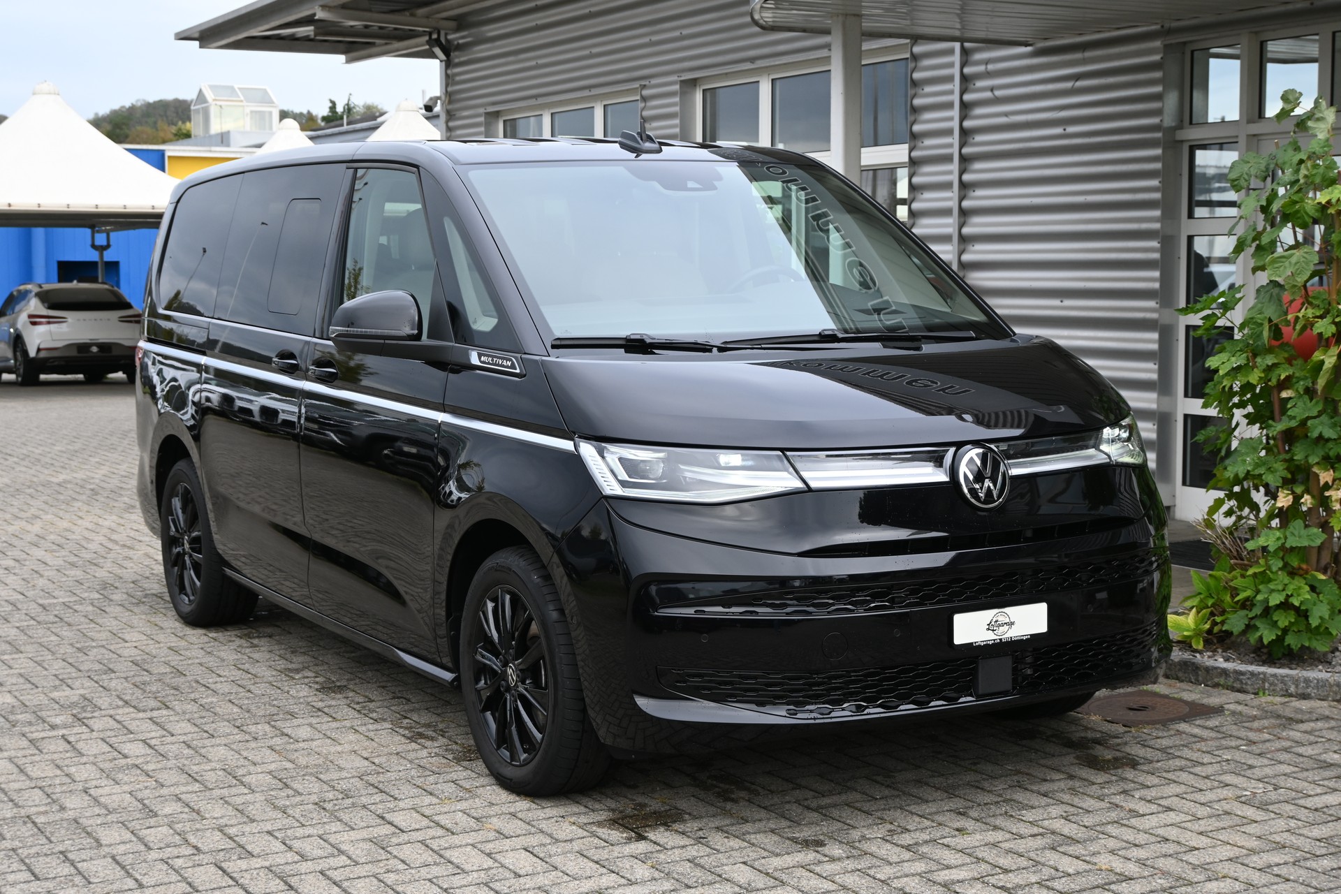 VW Multivan 2.0 TDI Style DSG Lang 7-Plätzer + AHK 2000kg-image-0