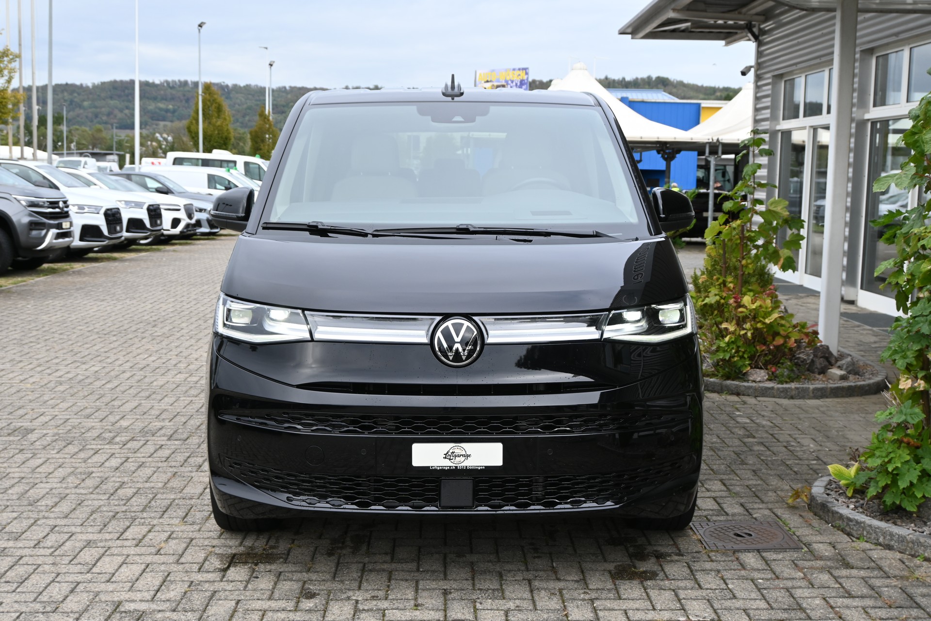 VW Multivan 2.0 TDI Style DSG Lang 7-Plätzer + AHK 2000kg-image-2