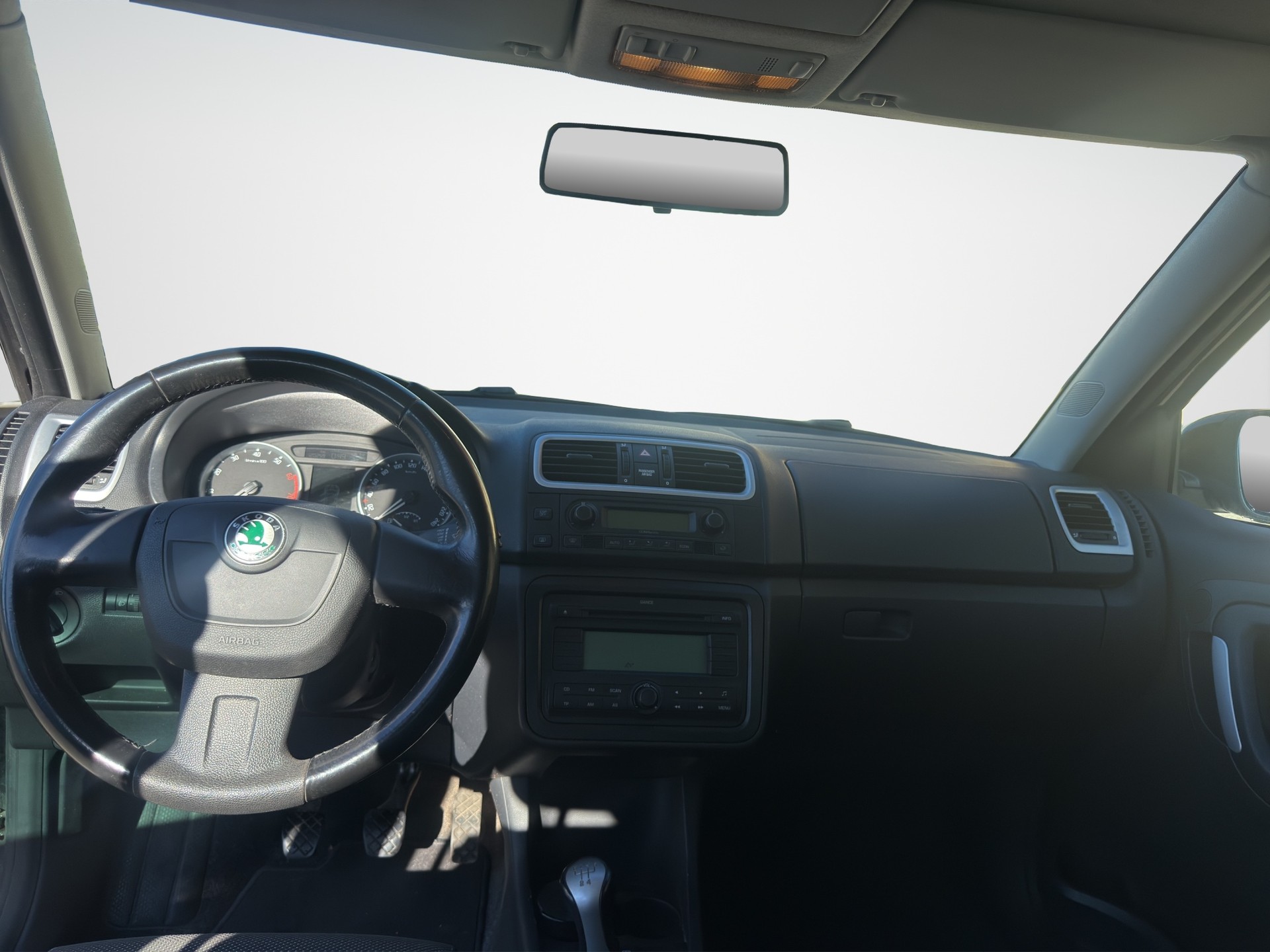SKODA Fabia 1.6 Smile-image-10