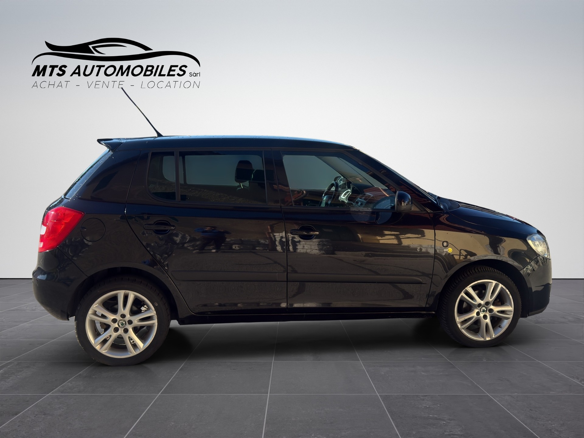 SKODA Fabia 1.6 Smile-image-6