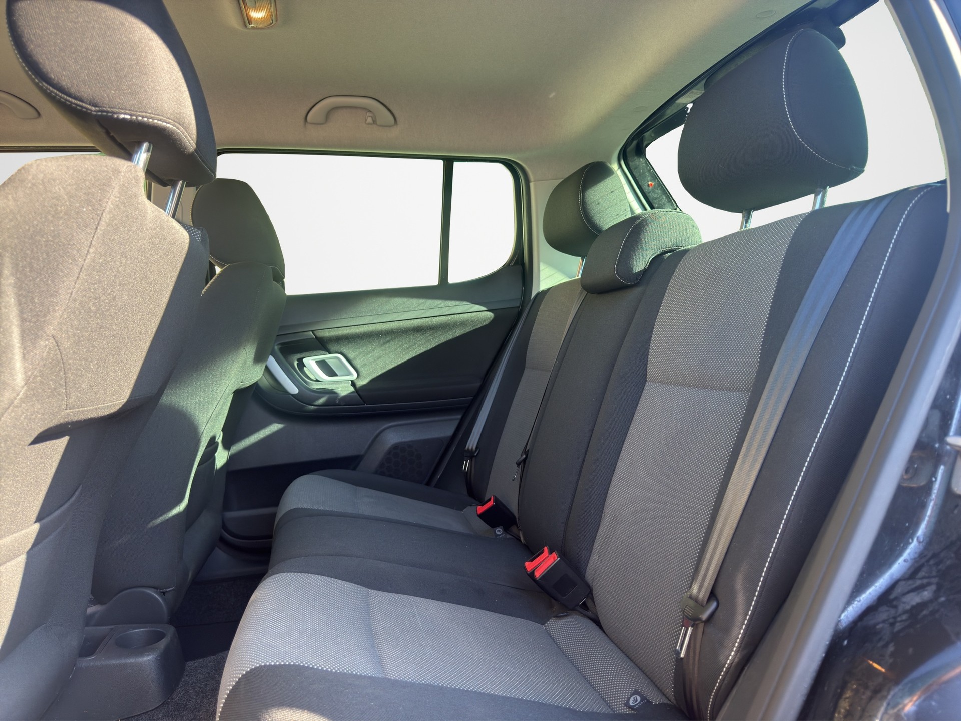 SKODA Fabia 1.6 Smile-image-8