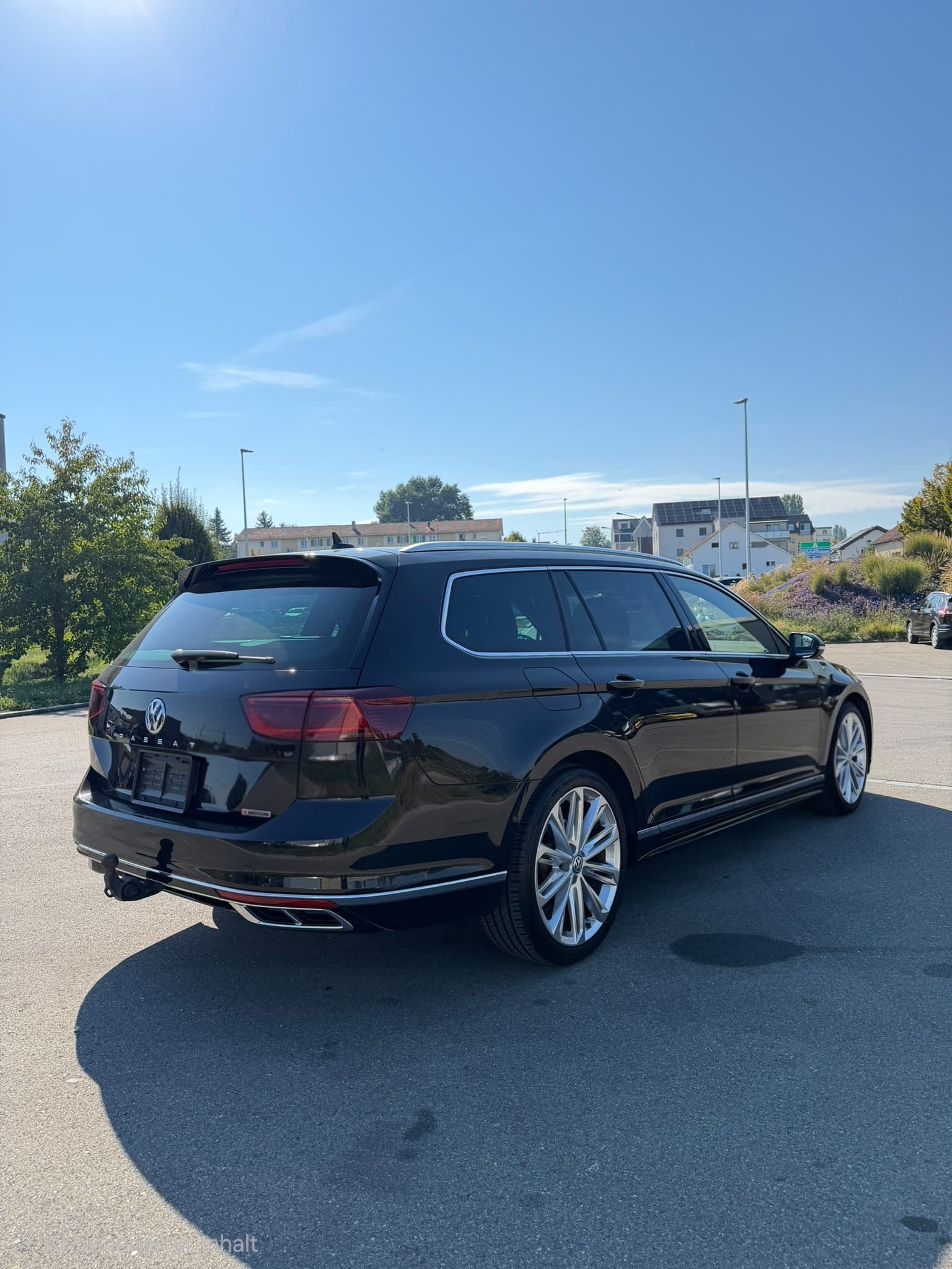 VW Passat Variant 2.0 TDI BMT Highline DSG 4Motion-image-2