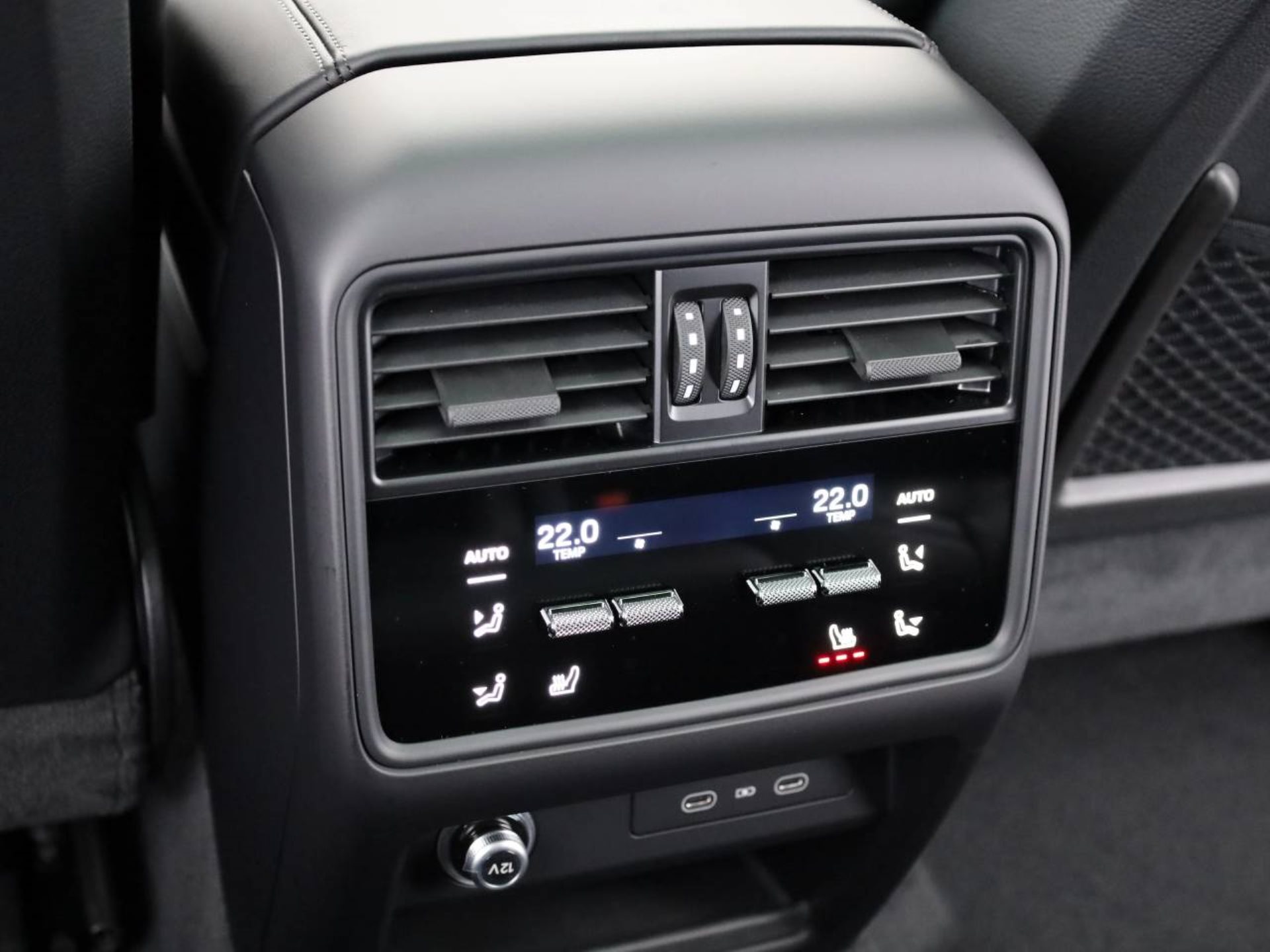 PORSCHE Cayenne GTS-image-19
