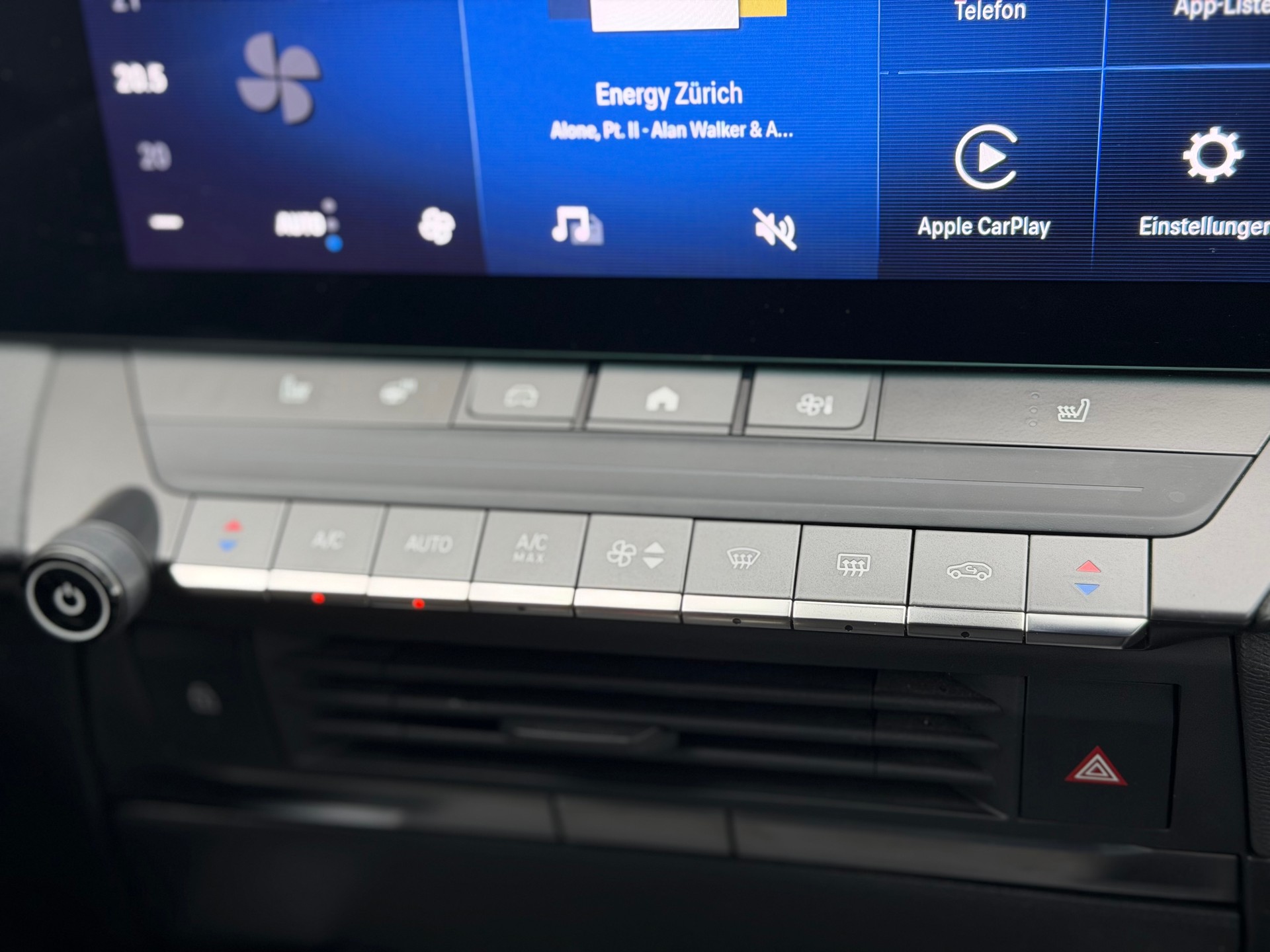OPEL Astra Sports Tourer 1.6 PHEV Turbo GS A-image-19