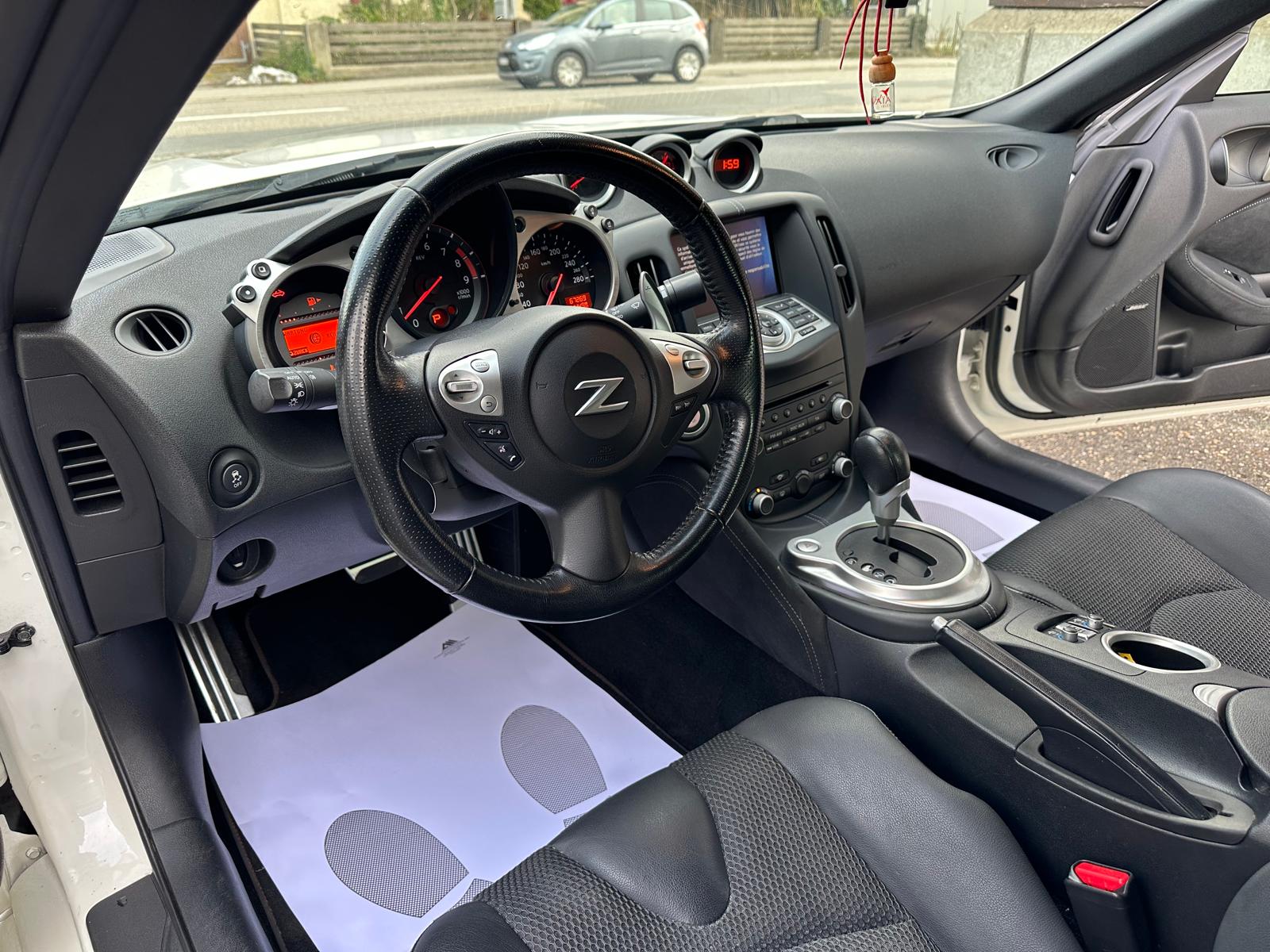 NISSAN 370 Z Roadster Pack Automatic-image-7