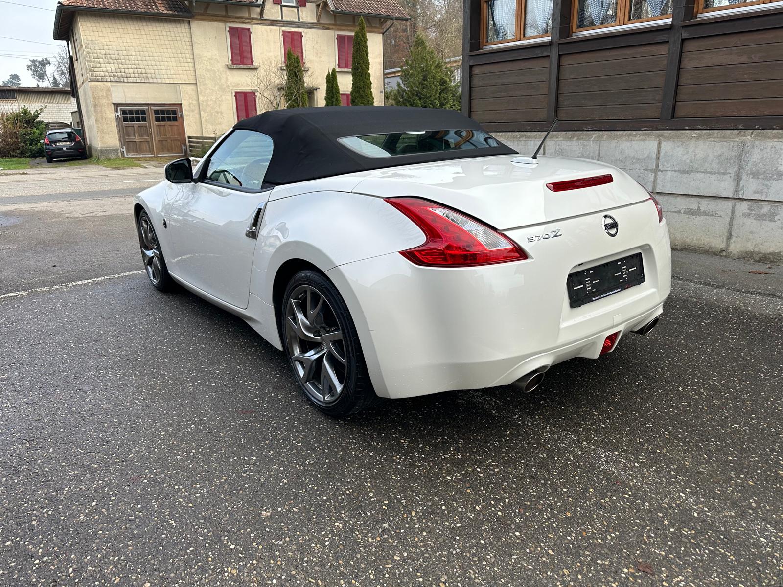 NISSAN 370 Z Roadster Pack Automatic-image-2