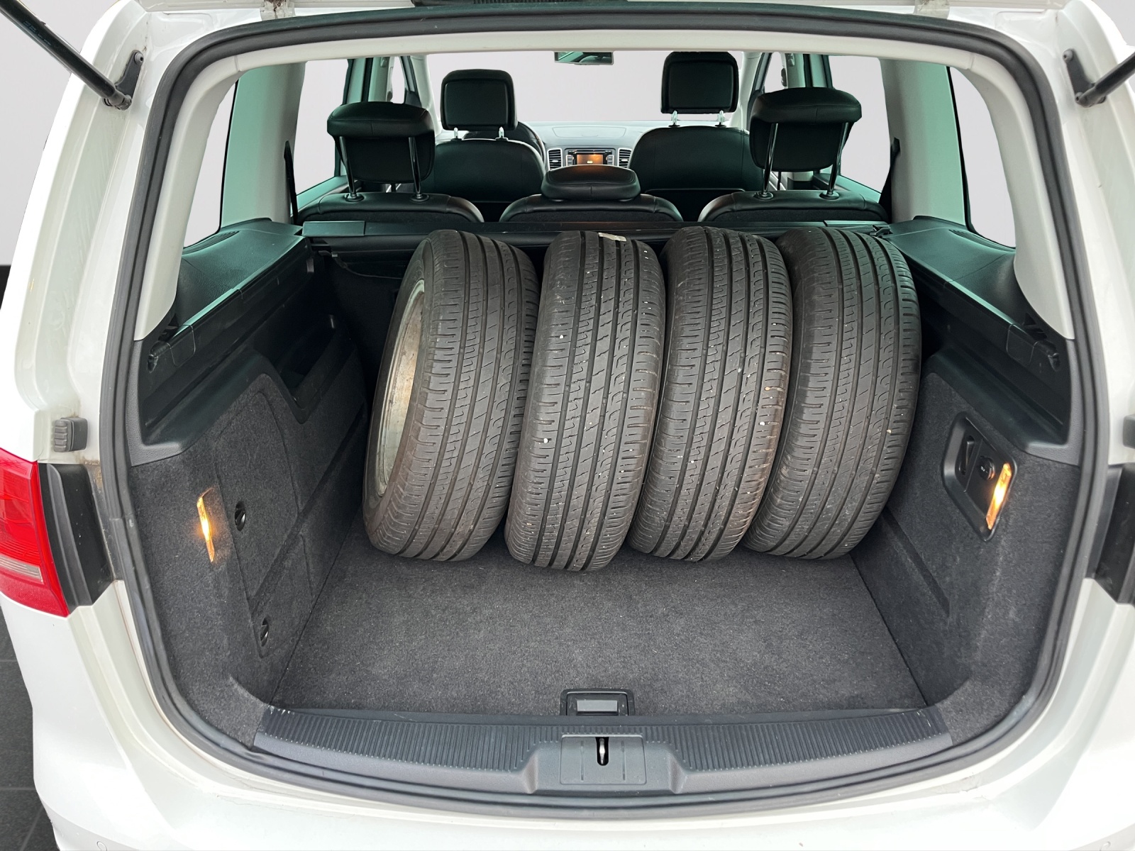 VW Sharan 1.4 TSI BlueMotion Technology Trendline-image-13