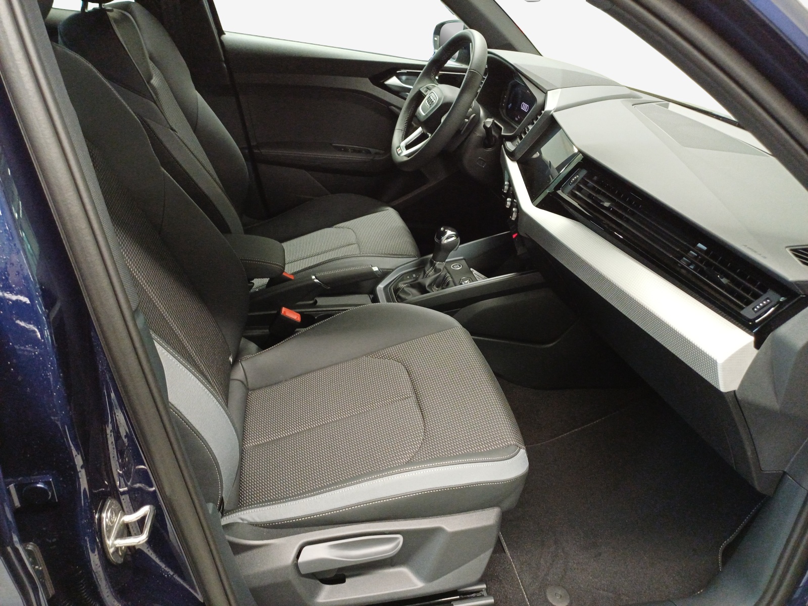 AUDI A1 Sportback 30 TFSI S Line Attraction S-tronic-image-15