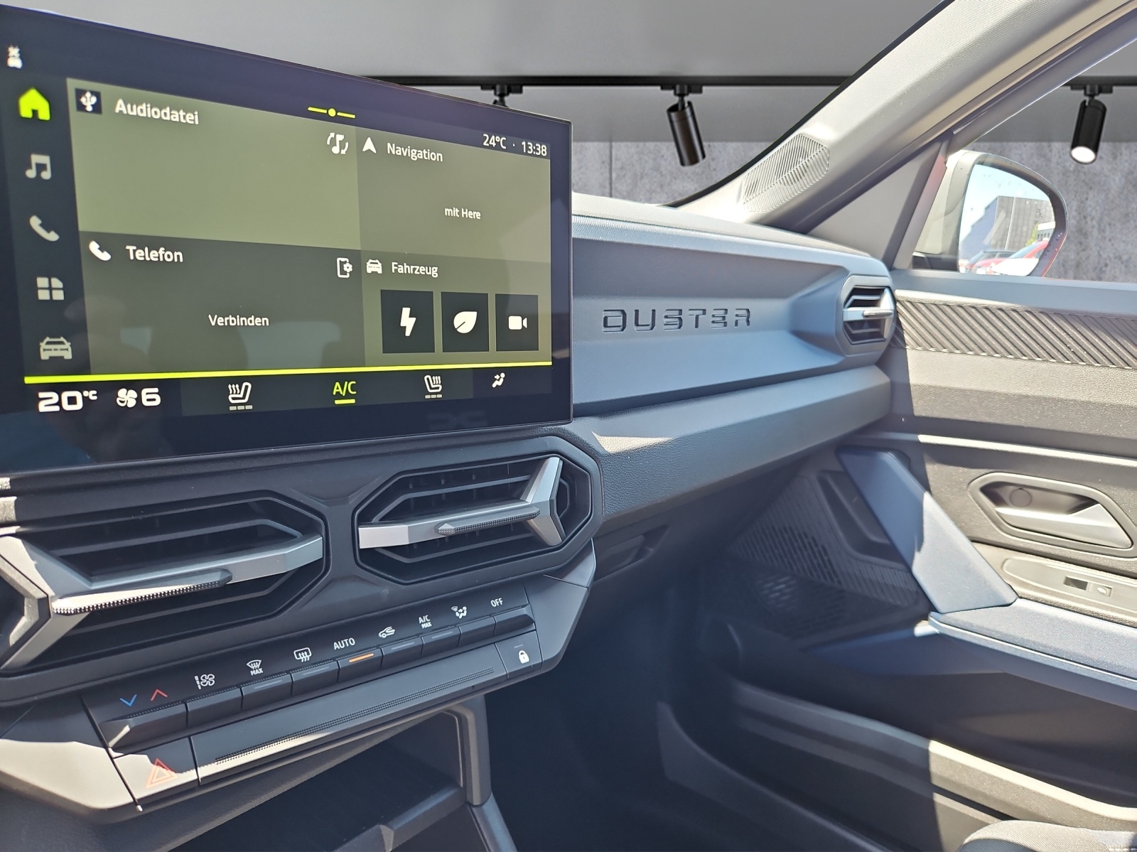 DACIA Duster HEV 140 Journey-image-9