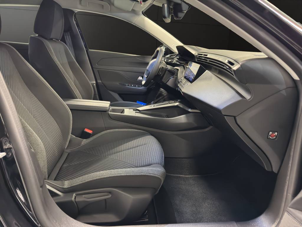 PEUGEOT 308 1.6 PHEV 180 Active-image-10