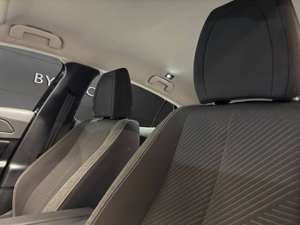 PEUGEOT 308 1.6 PHEV 180 Active-image-9