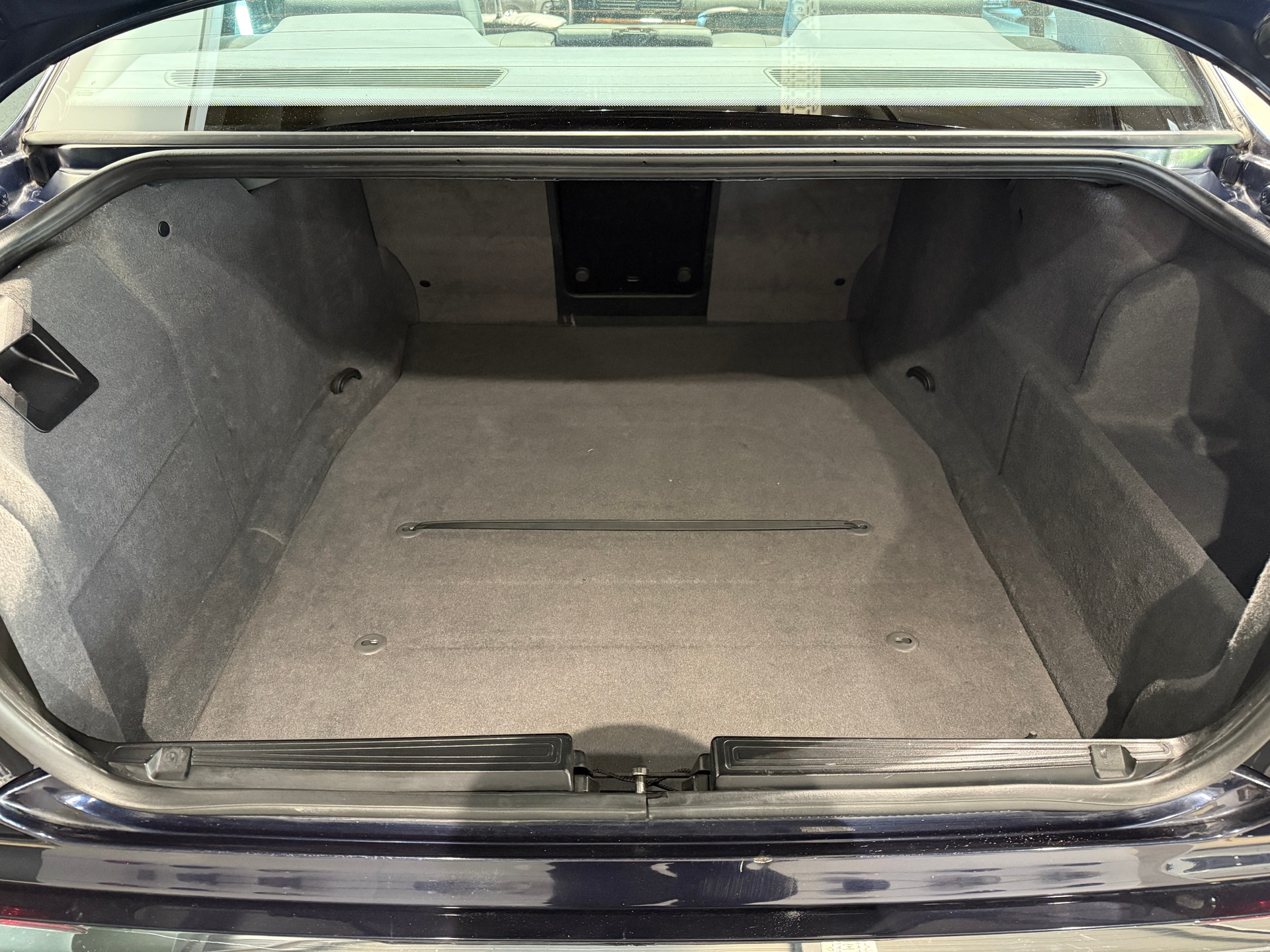 BMW 730i-image-23