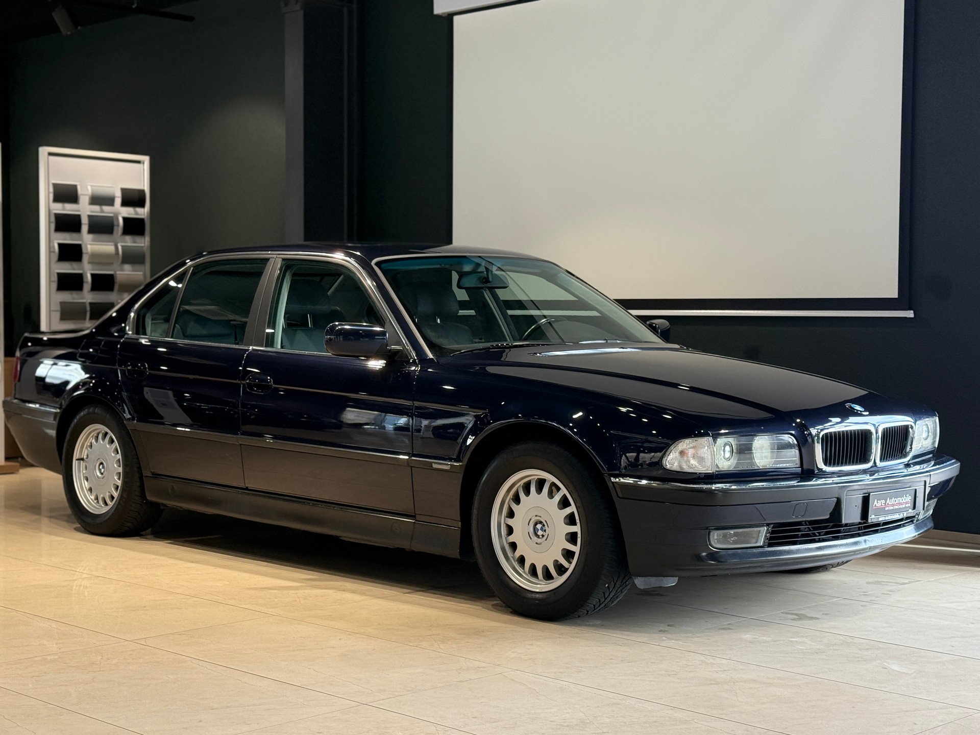BMW 730i-image-0