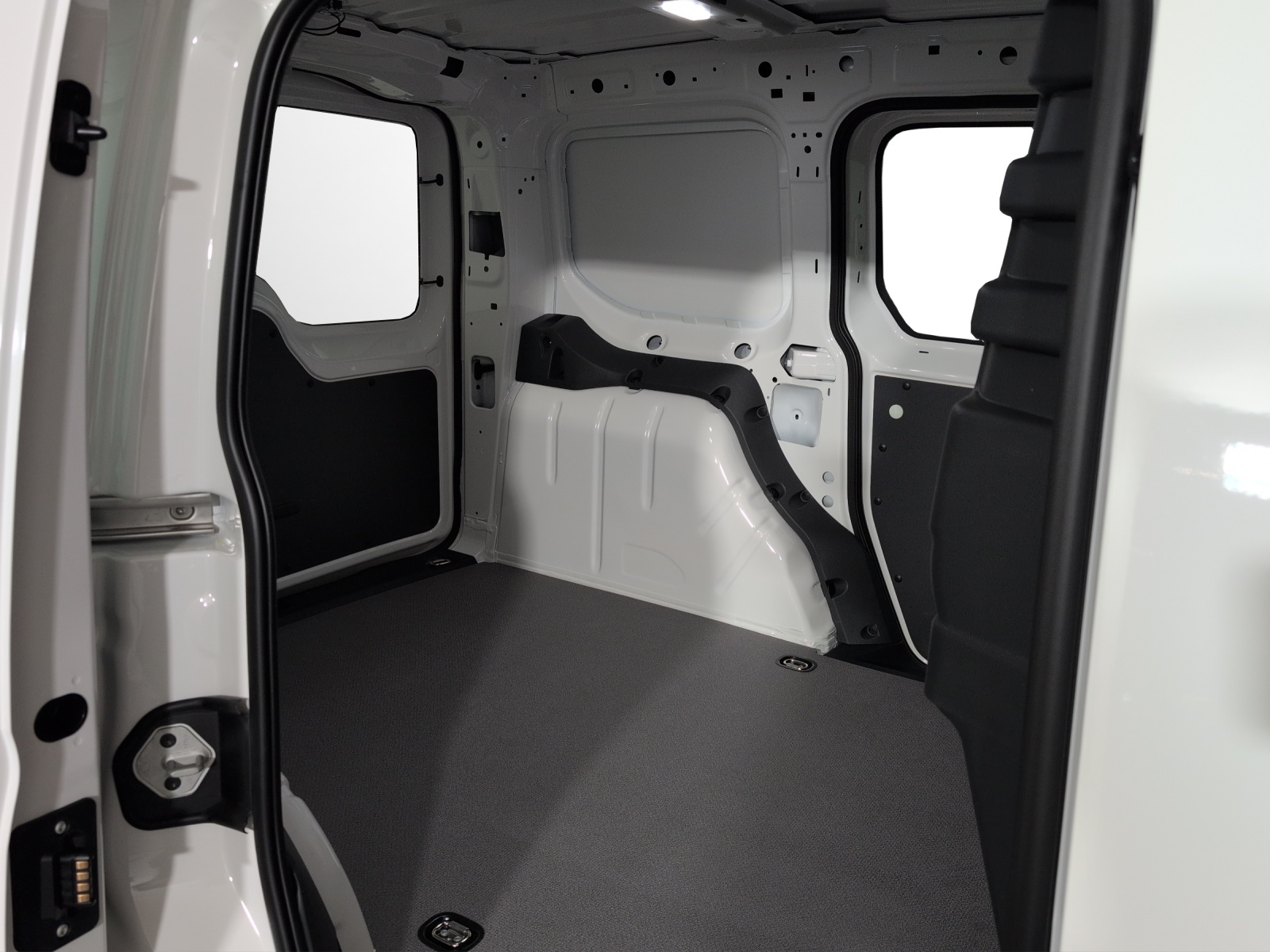 VW Caddy Cargo 2.0TDI 4Motion-image-7