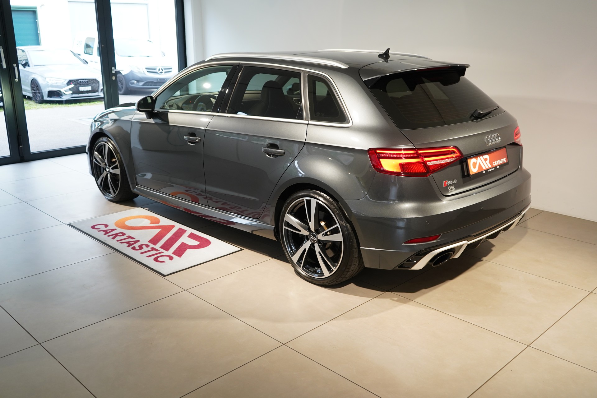 AUDI RS3 SB 2.5 TSI quattro-image-2