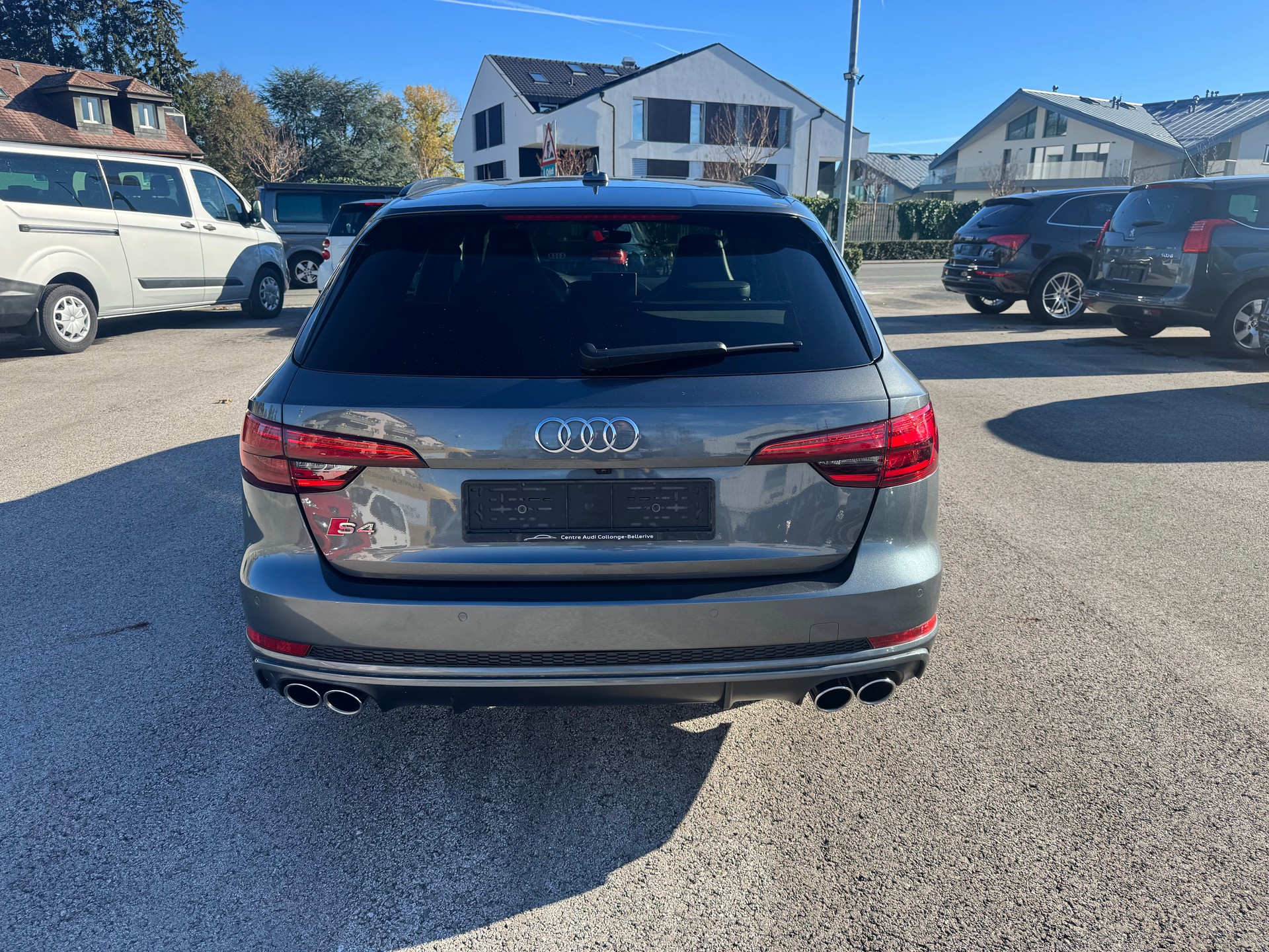 AUDI S4 Avant 3.0 TFSI quattro tiptronic-image-4