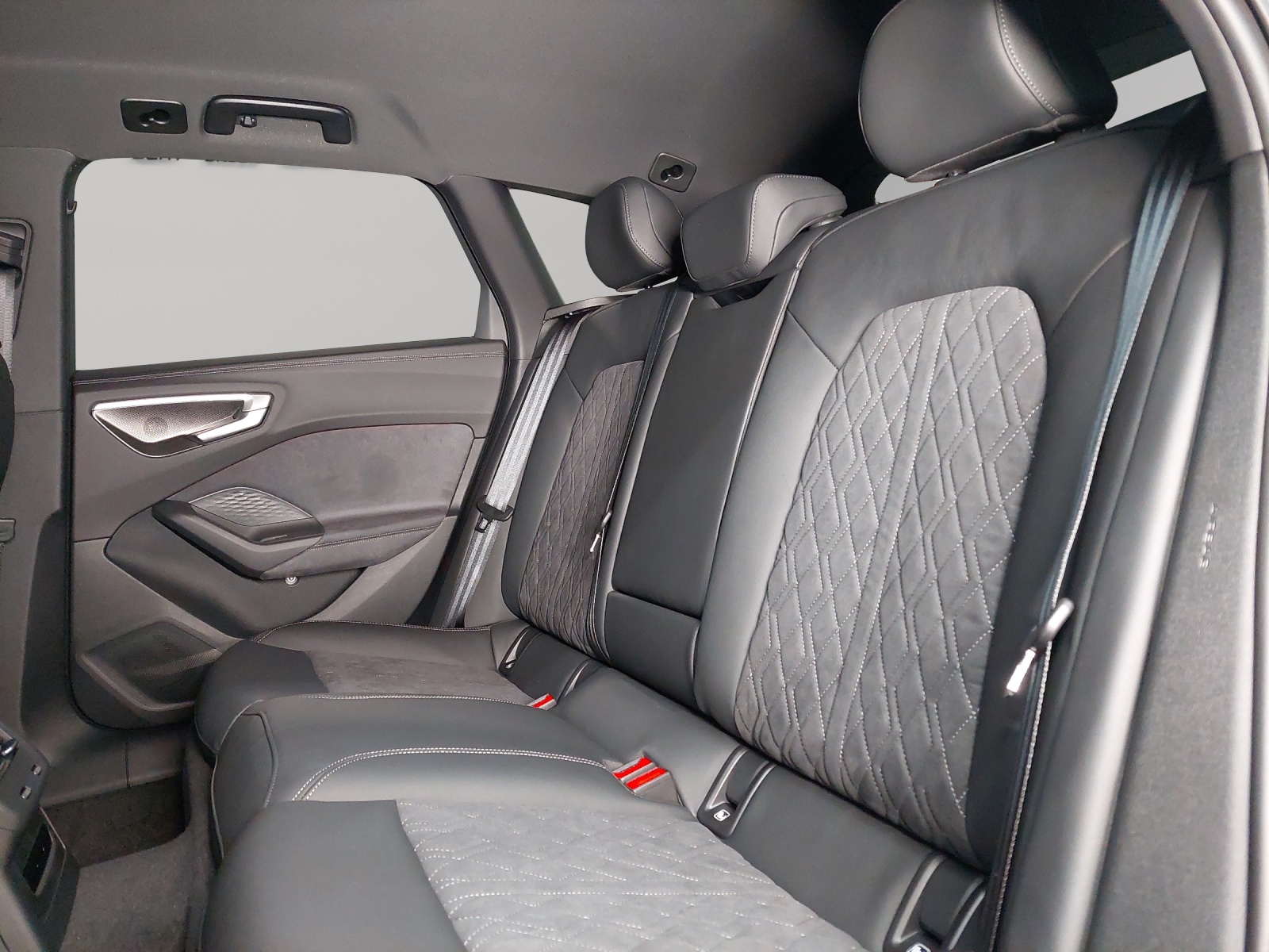AUDI A5 Avant TDI 150 kW Attraction S tronic-image-8