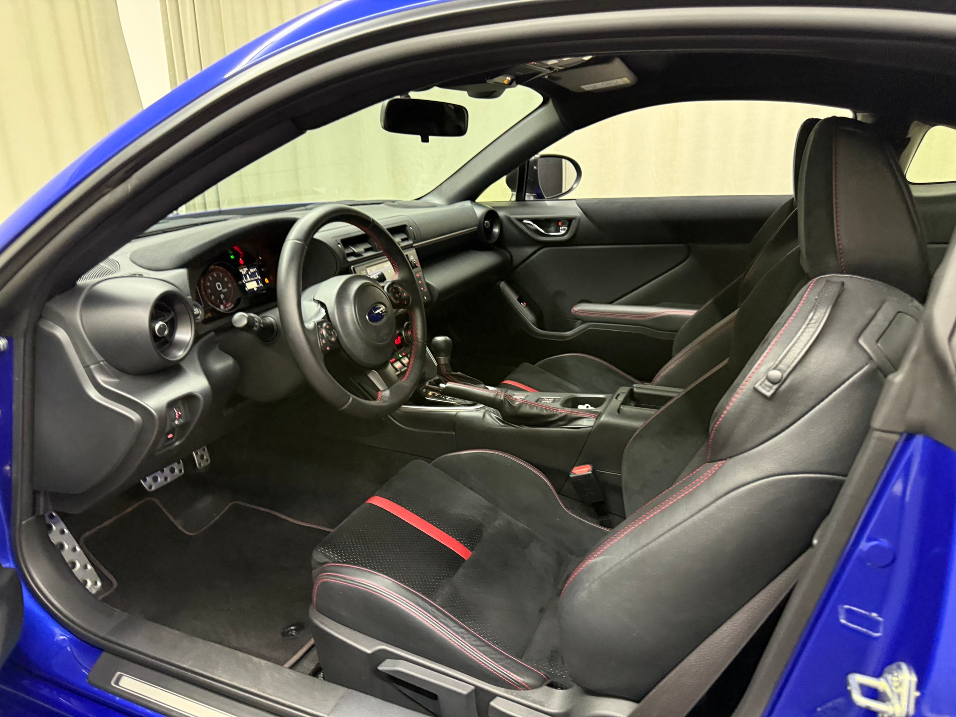 SUBARU BRZ 2.4 STI Line Plus Automat-image-6