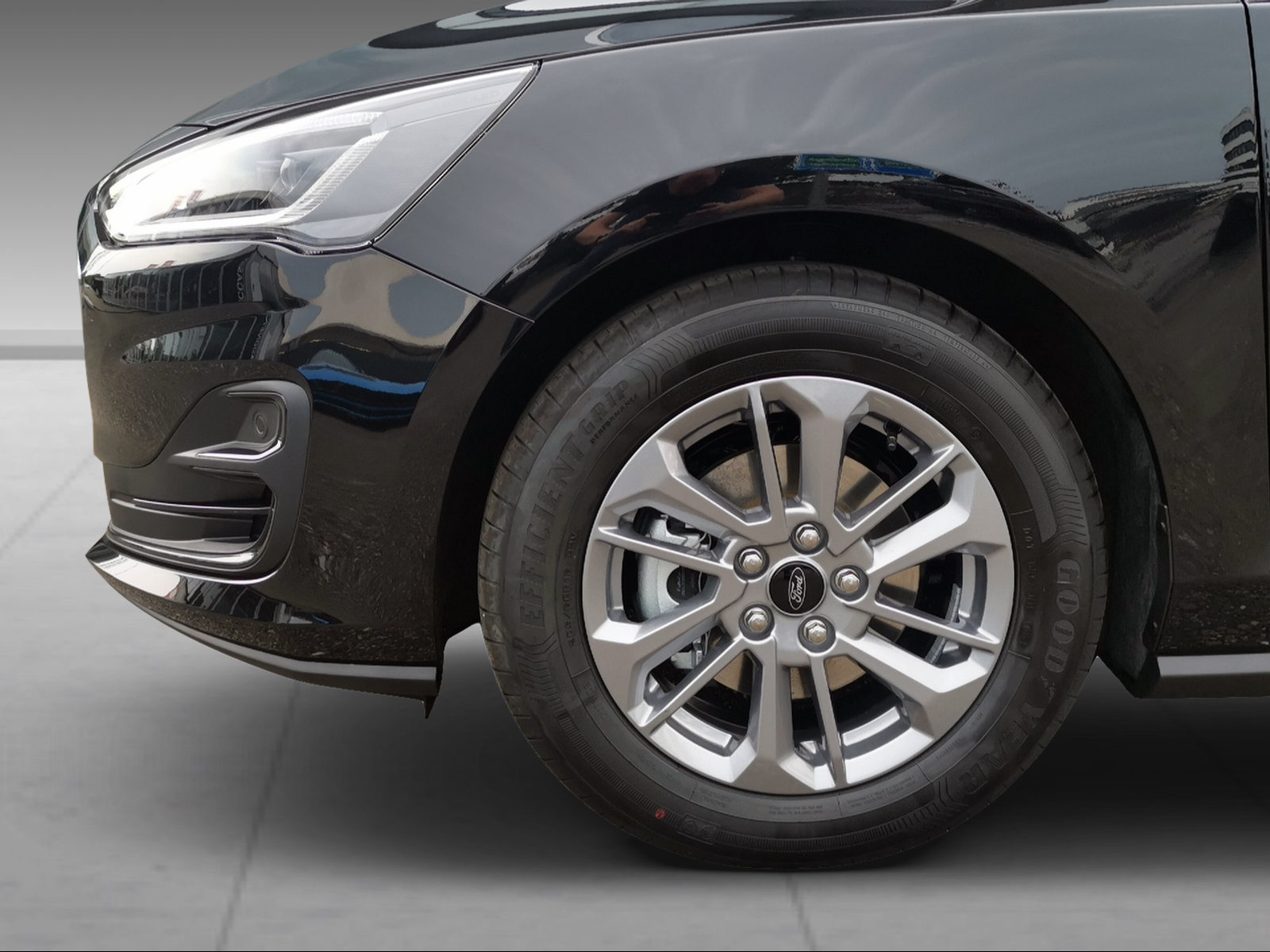 FORD Focus Station Wagon 1.0i EcoB Hybrid 125 Titanium Edition-image-14
