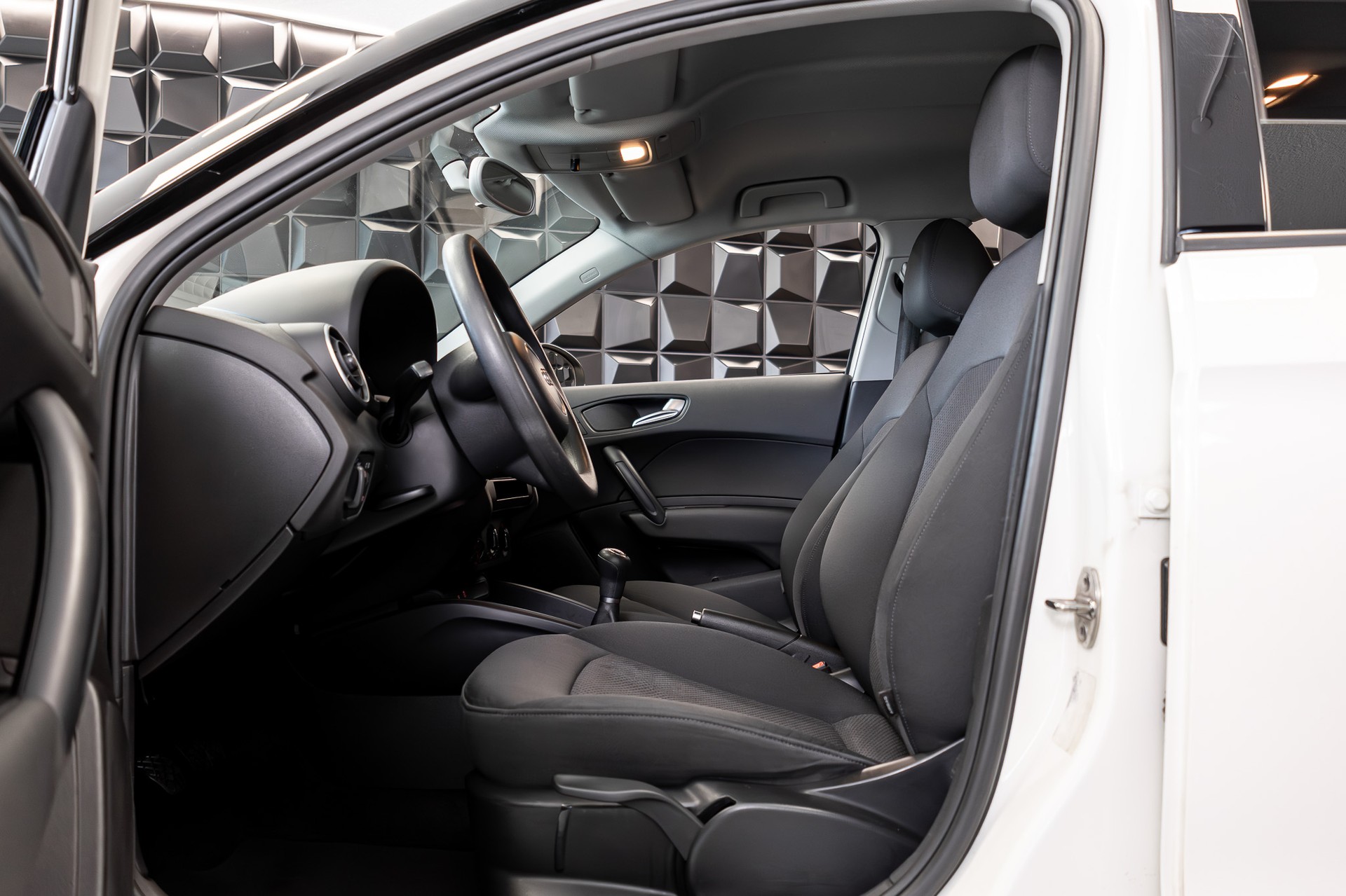 AUDI A1 Sportback 1.2 TFSI Ambition-image-8