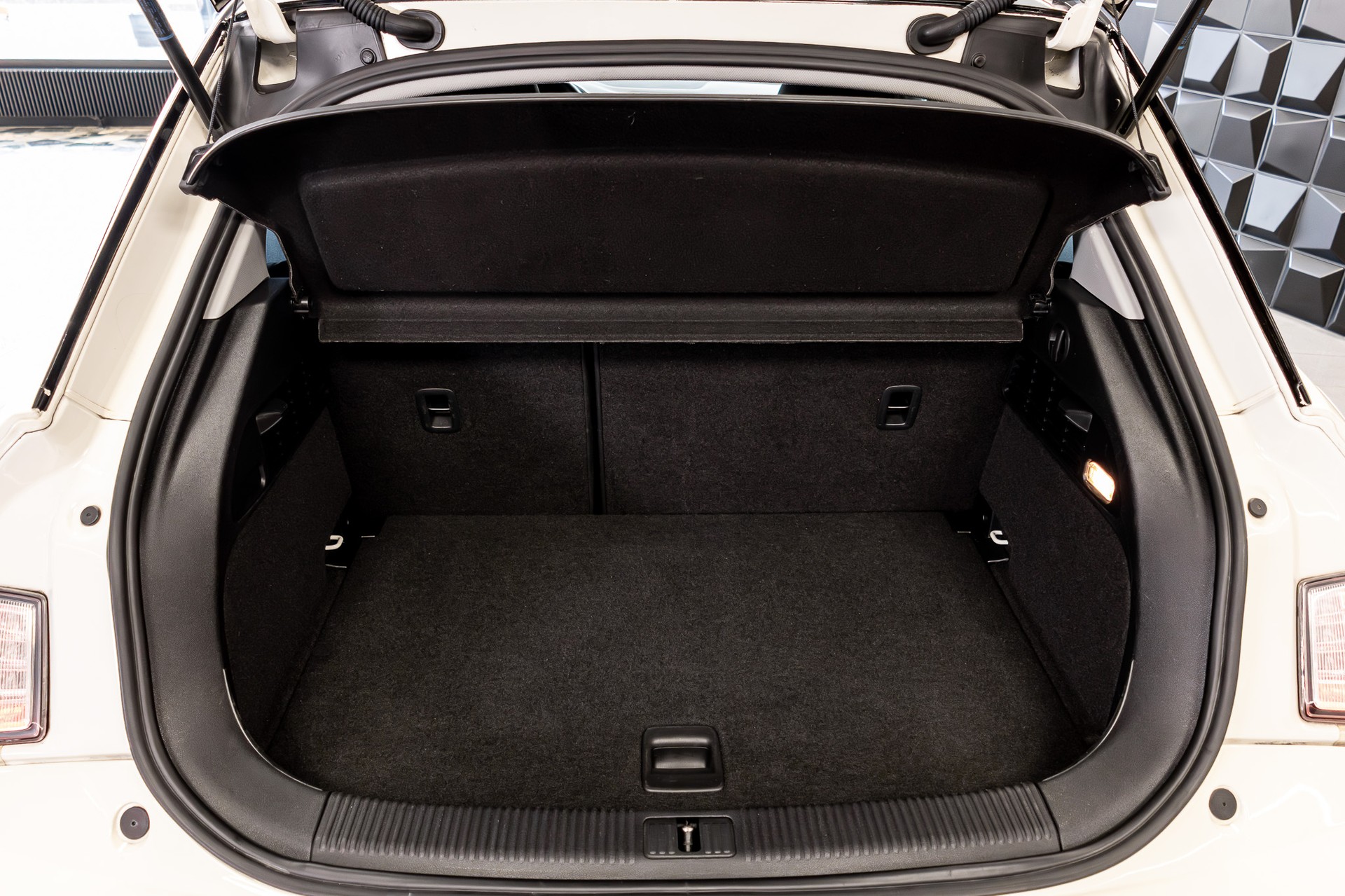 AUDI A1 Sportback 1.2 TFSI Ambition-image-16