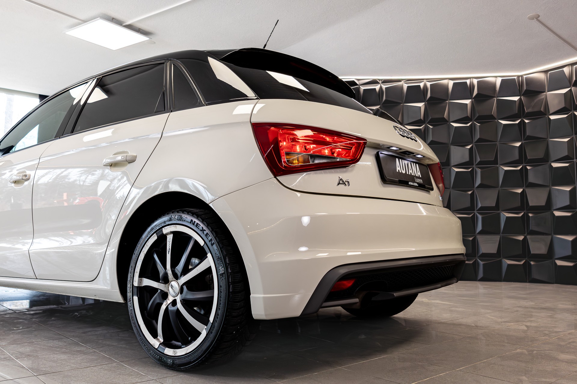 AUDI A1 Sportback 1.2 TFSI Ambition-image-19