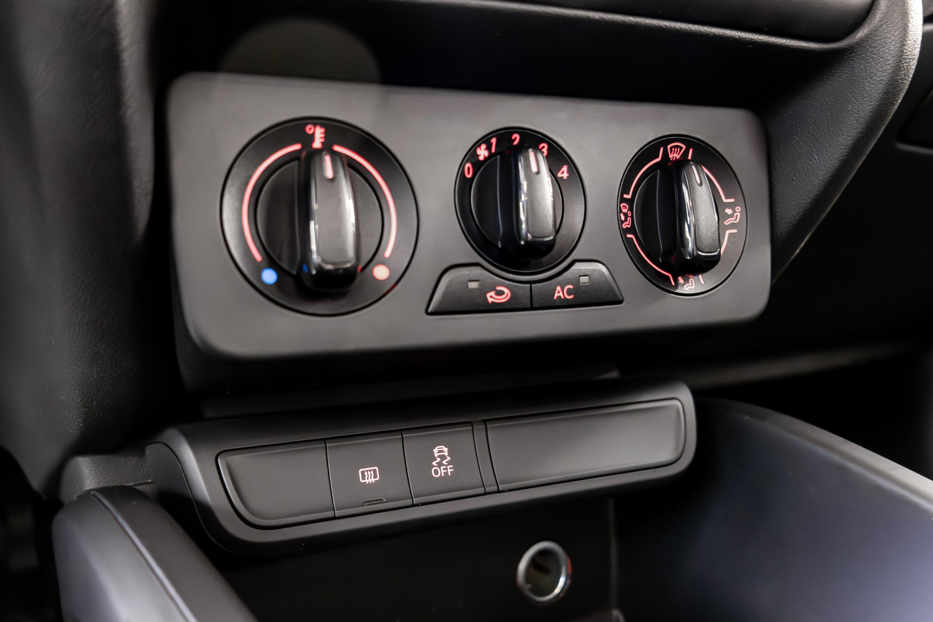AUDI A1 Sportback 1.2 TFSI Ambition-image-13