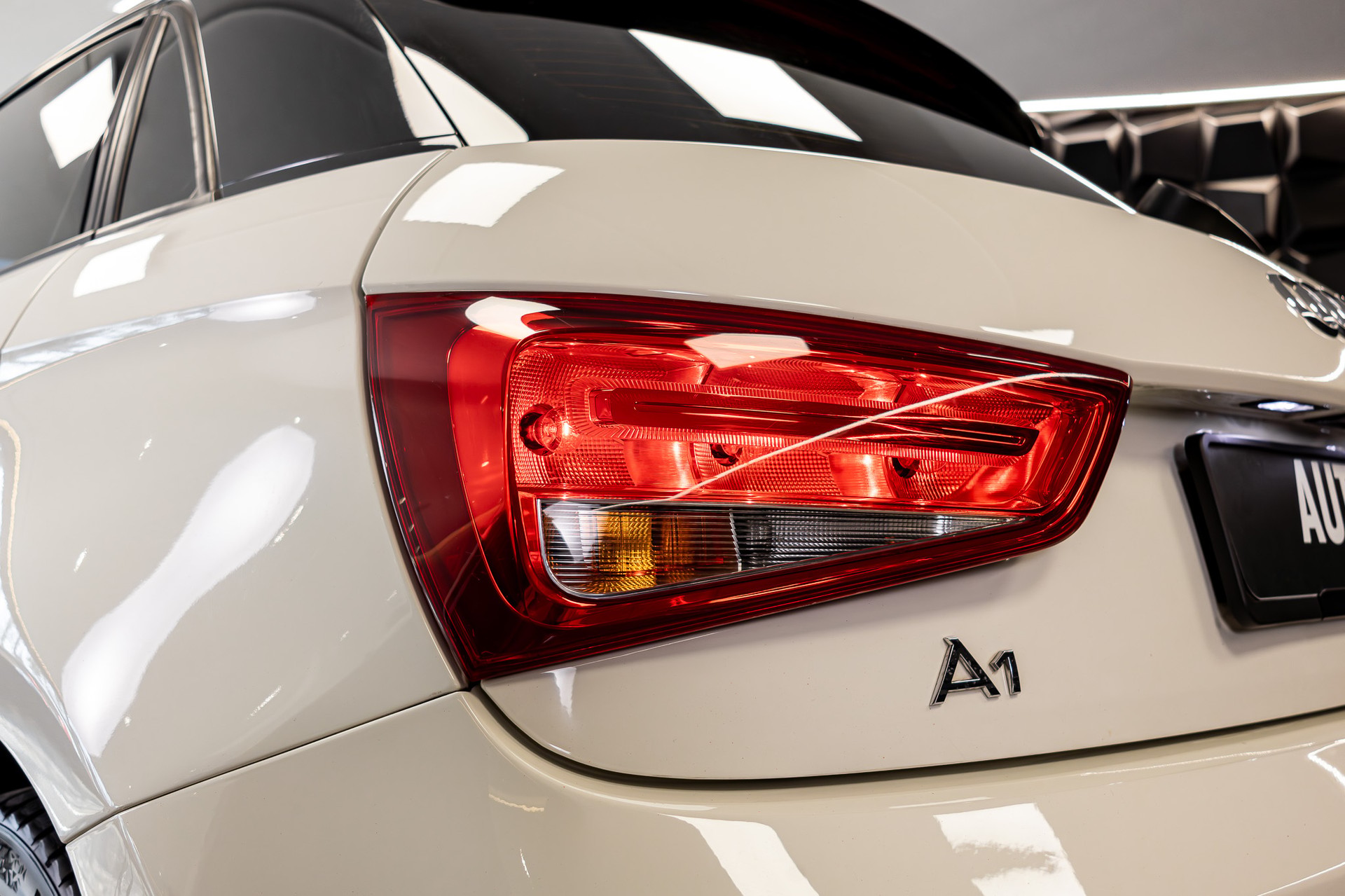 AUDI A1 Sportback 1.2 TFSI Ambition-image-20