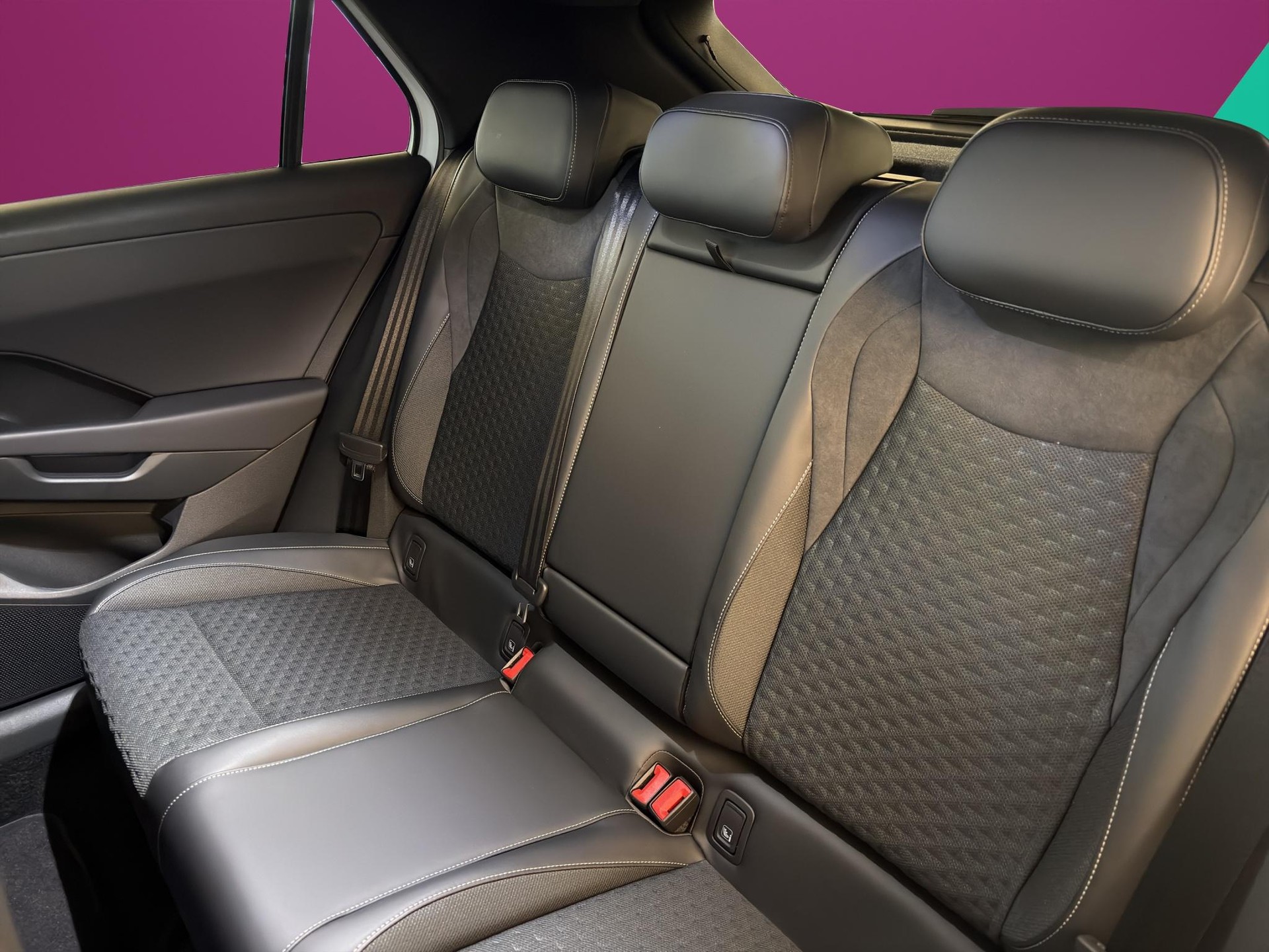 VW T-Roc 1.5 eTSI R-Line DSG CH-Fahrzeug-image-11