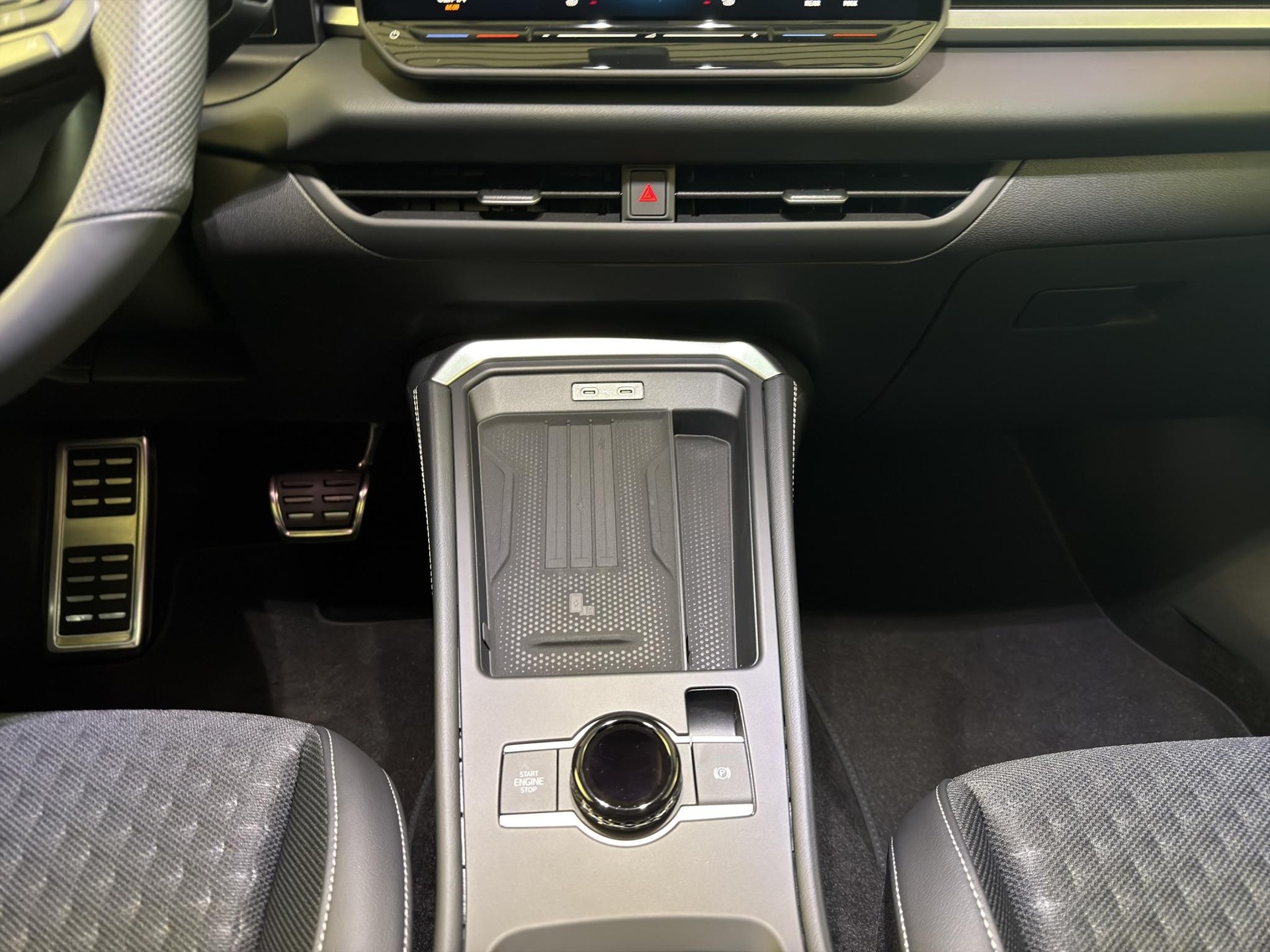 VW T-Roc 1.5 eTSI R-Line DSG CH-Fahrzeug-image-15