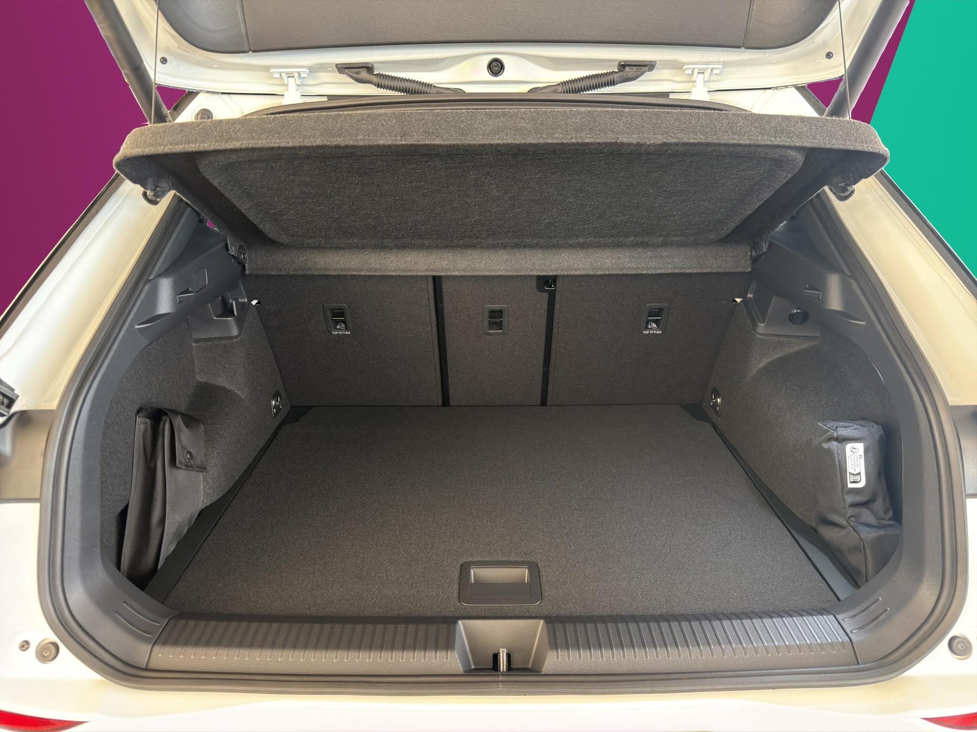 VW T-Roc 1.5 eTSI R-Line DSG CH-Fahrzeug-image-9