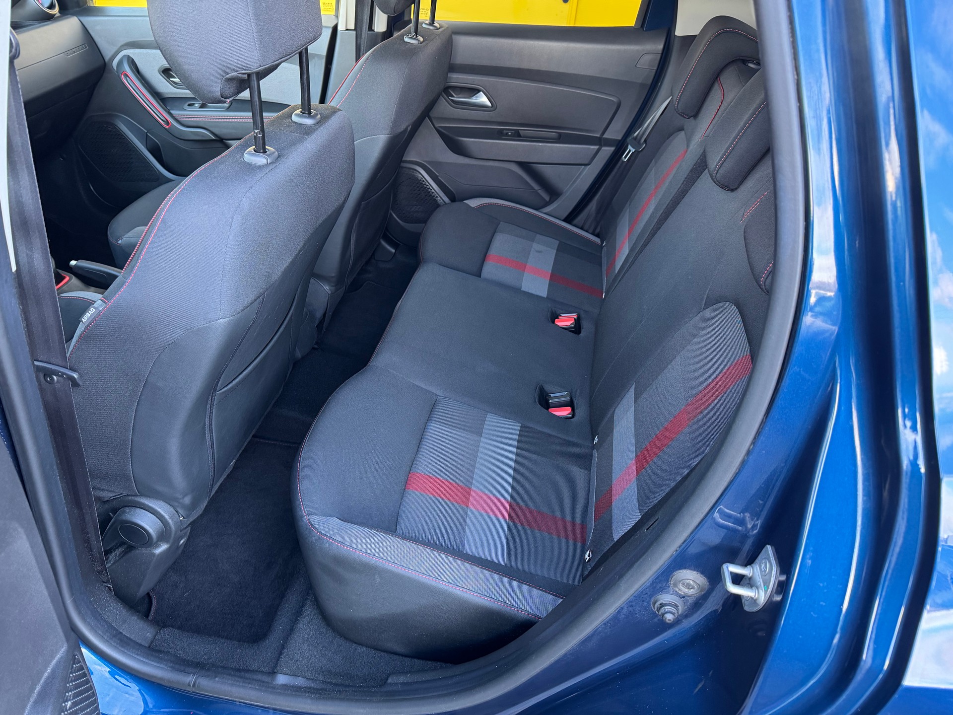 DACIA Duster dCi 115 Ultimate 4x4-image-12