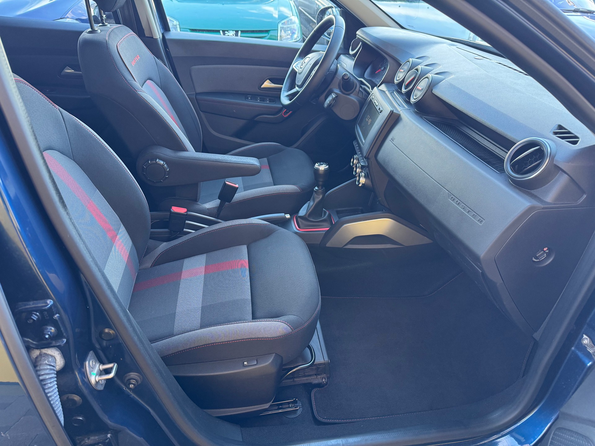 DACIA Duster dCi 115 Ultimate 4x4-image-9