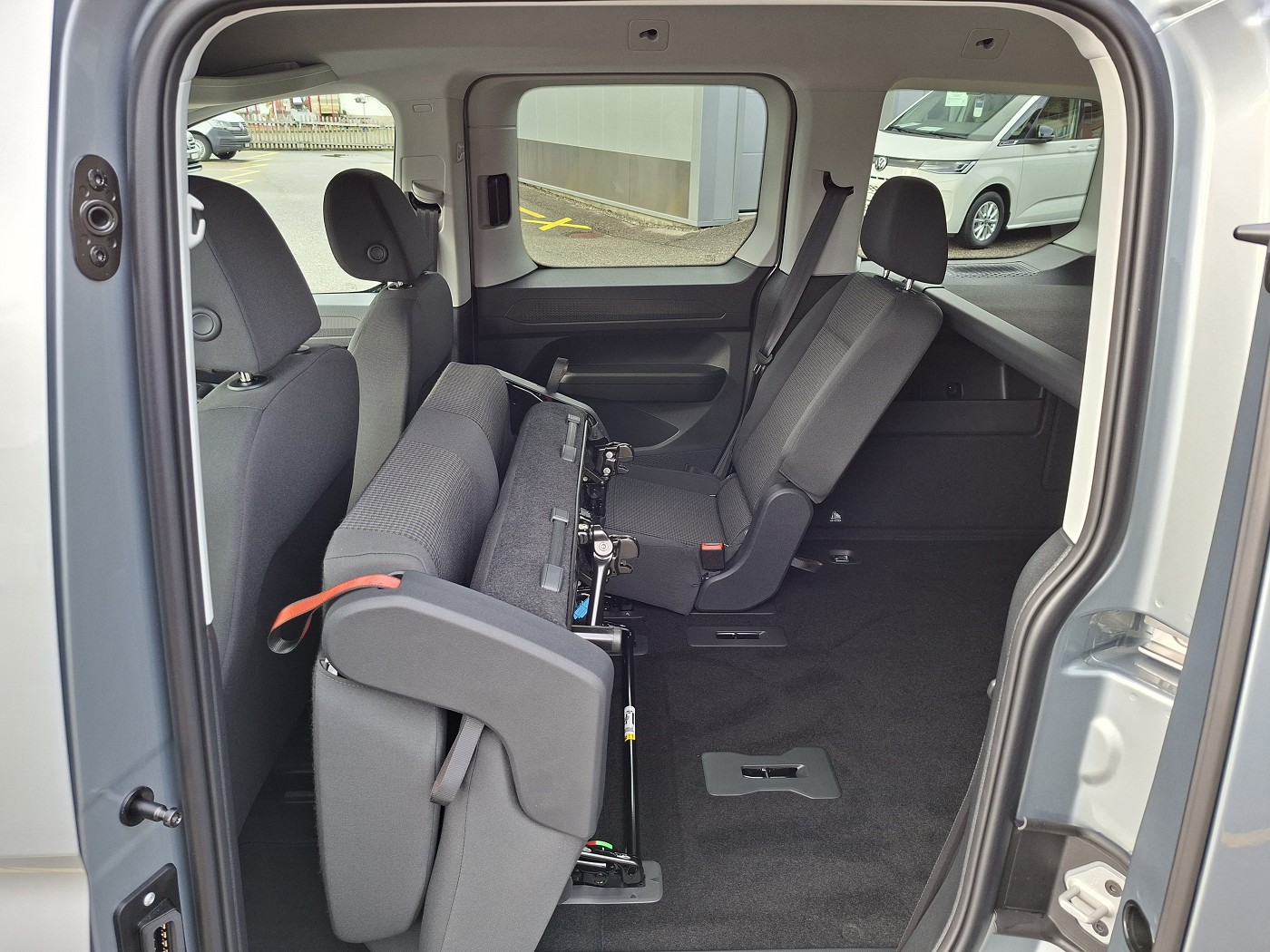 VW Caddy 2.0 TDI Liberty 4Motion-image-18