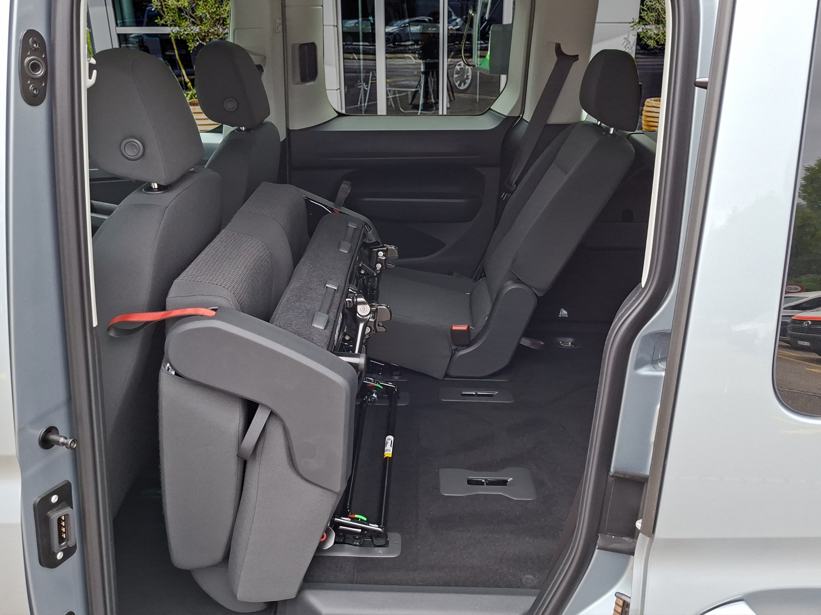 VW Caddy 2.0 TDI Liberty 4Motion-image-17