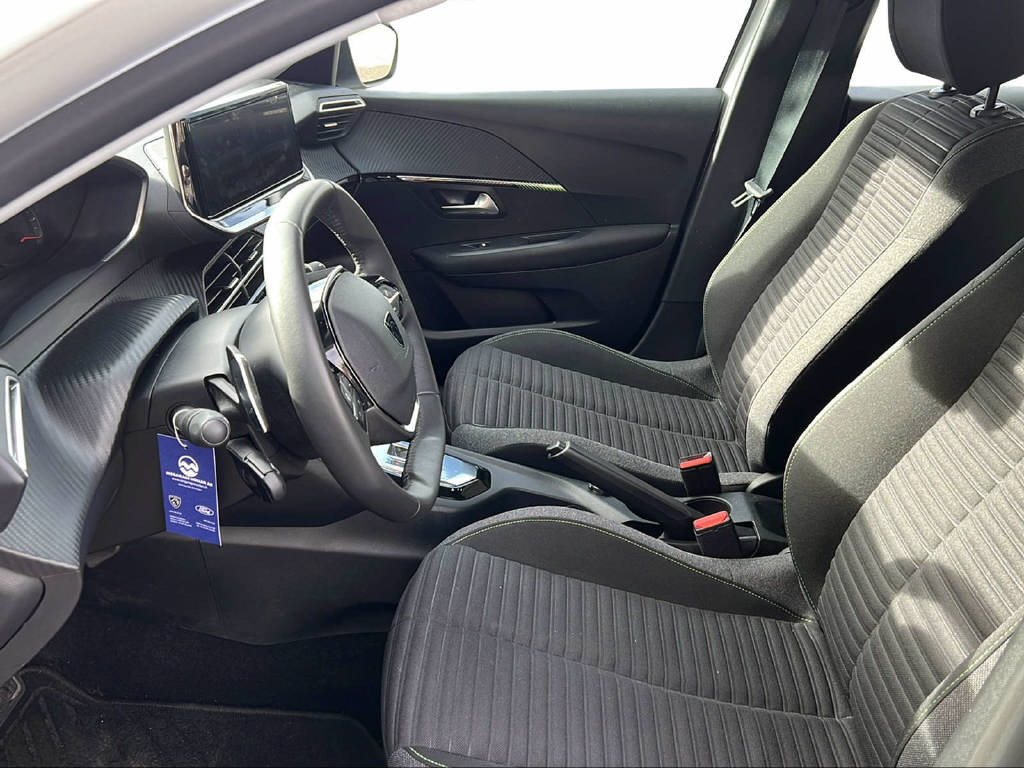 PEUGEOT 208 1.2 PureTech 100 Active-image-8