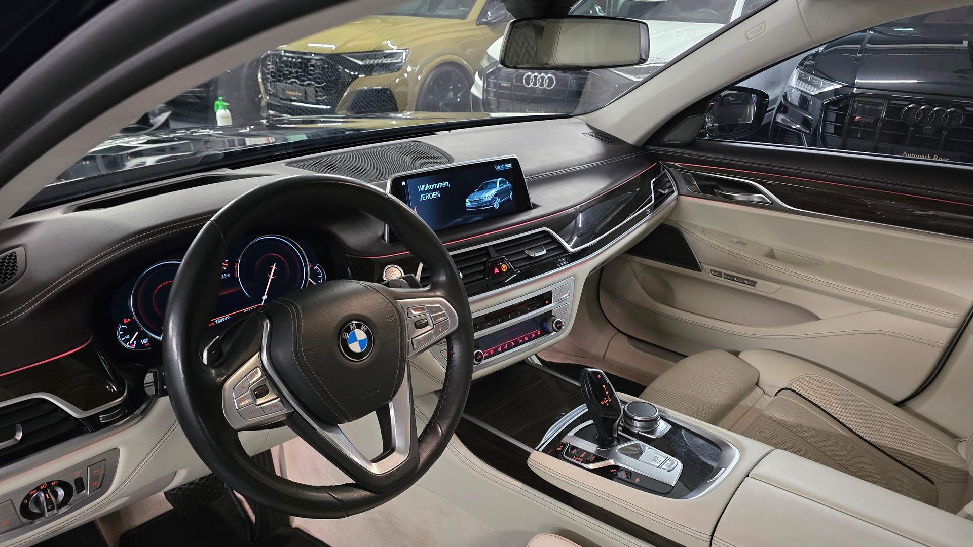 BMW 750i INDIVIDUAL xDrive Steptronic-image-23