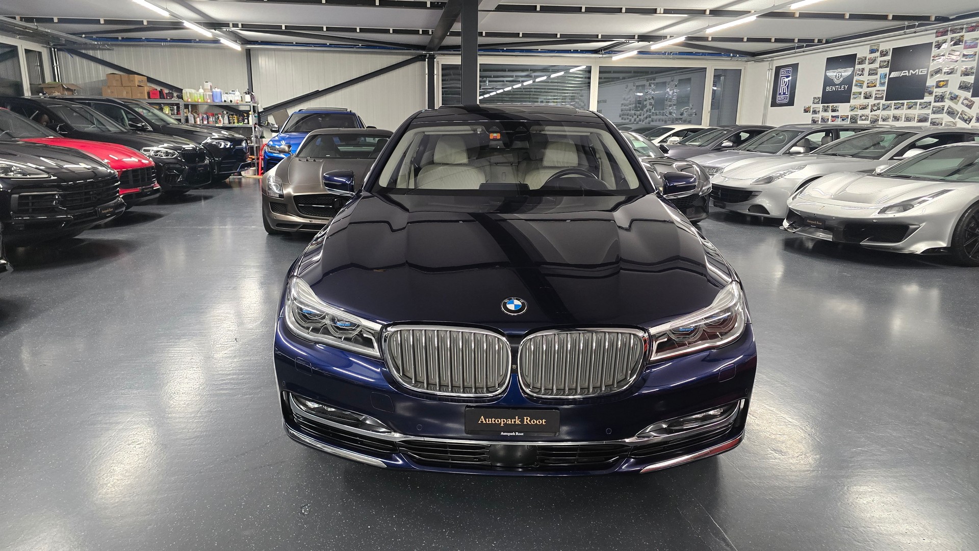BMW 750i INDIVIDUAL xDrive Steptronic-image-2