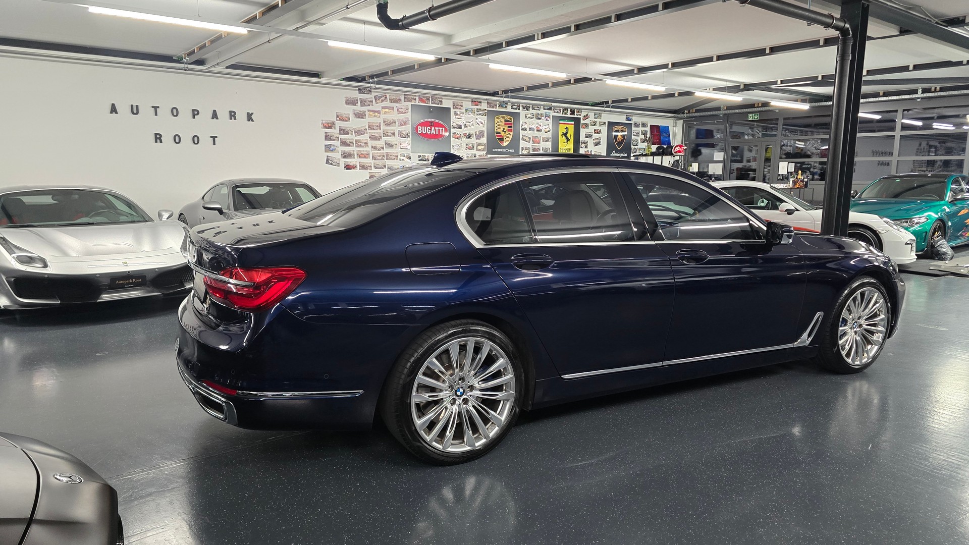 BMW 750i INDIVIDUAL xDrive Steptronic-image-5
