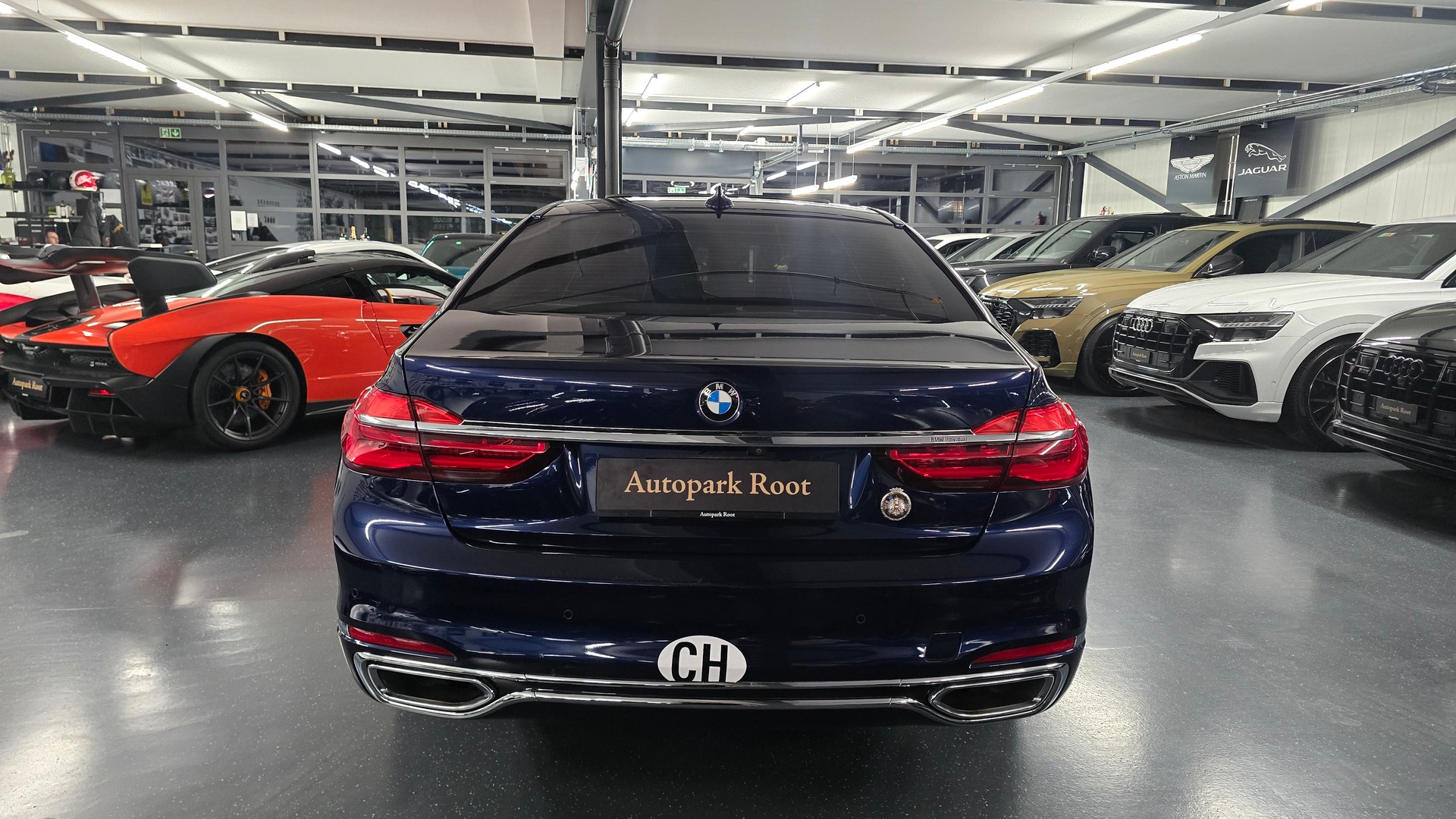 BMW 750i INDIVIDUAL xDrive Steptronic-image-6